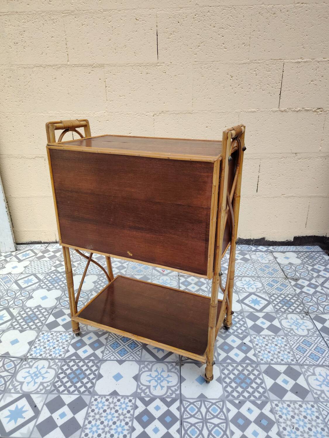 Vinyl storage trolley