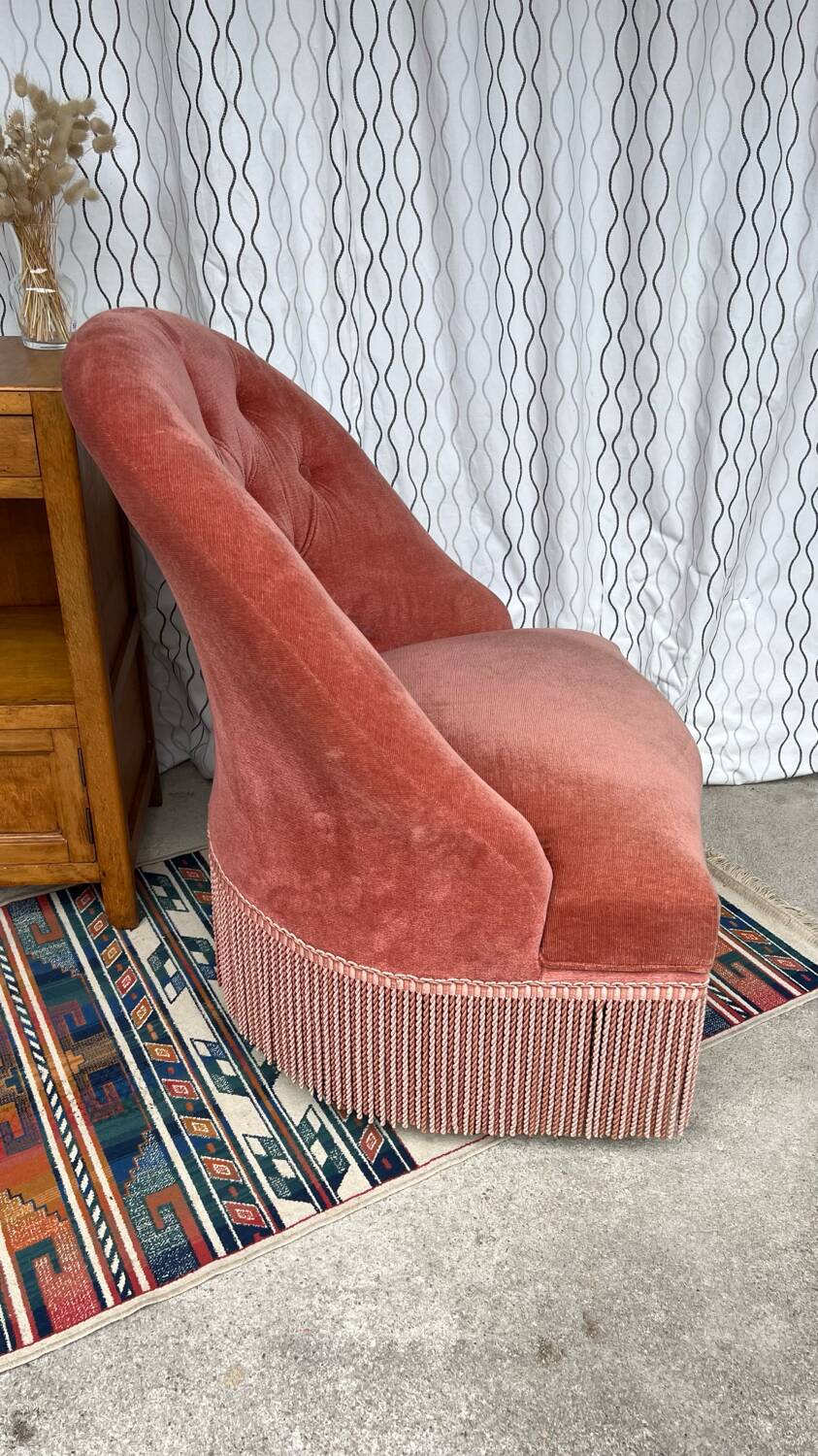 Pink velvet toad armchair