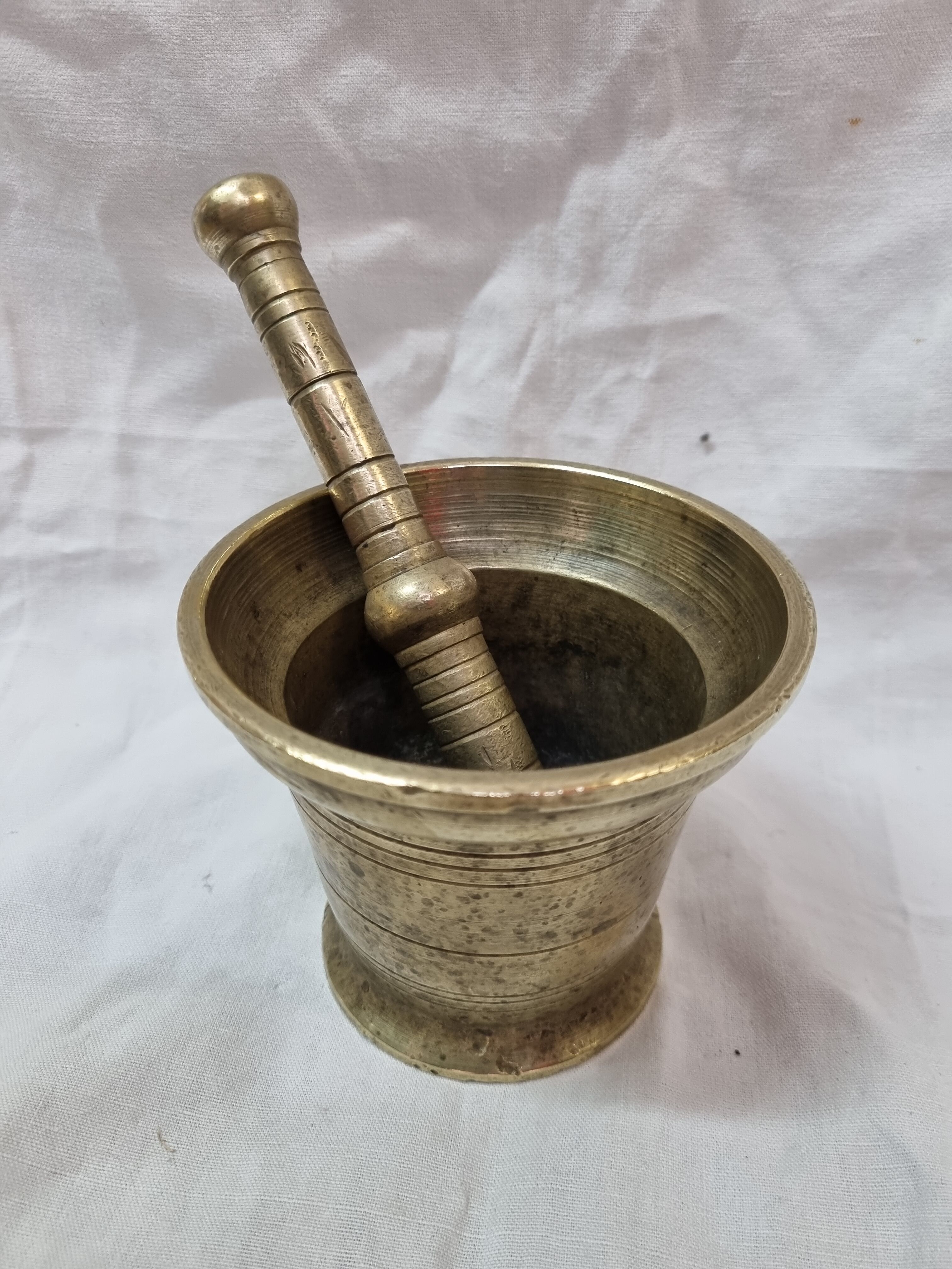Pilon en bronze, mortier d'apothicaire