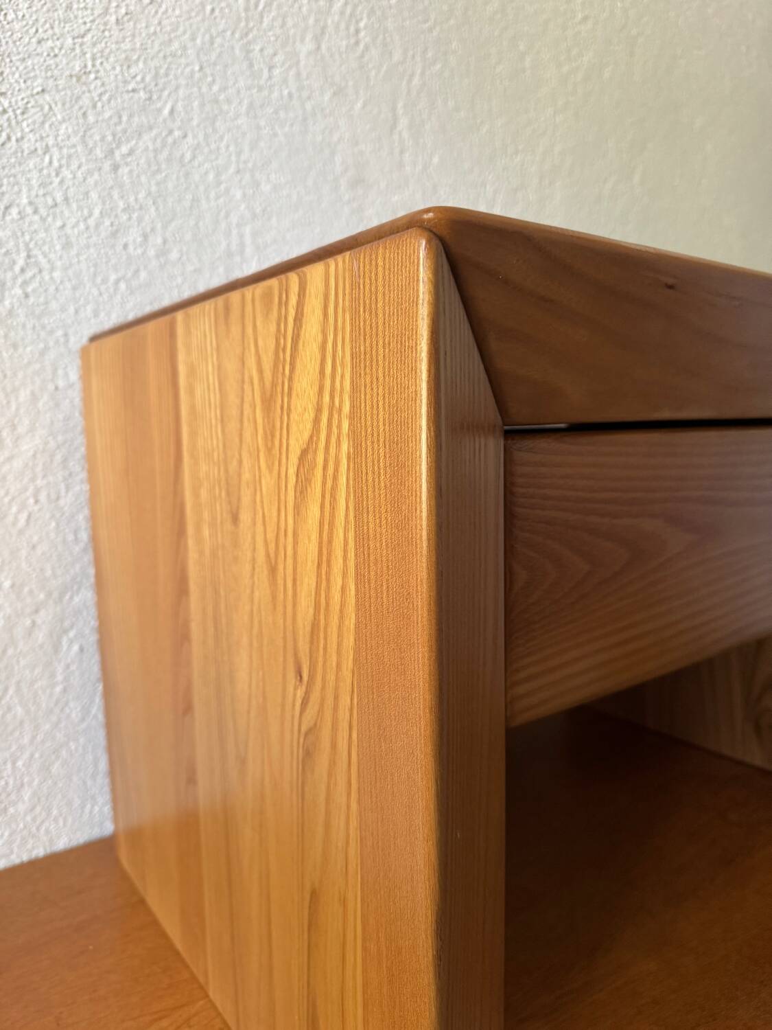 Elm bedside table Maison Regain 80s