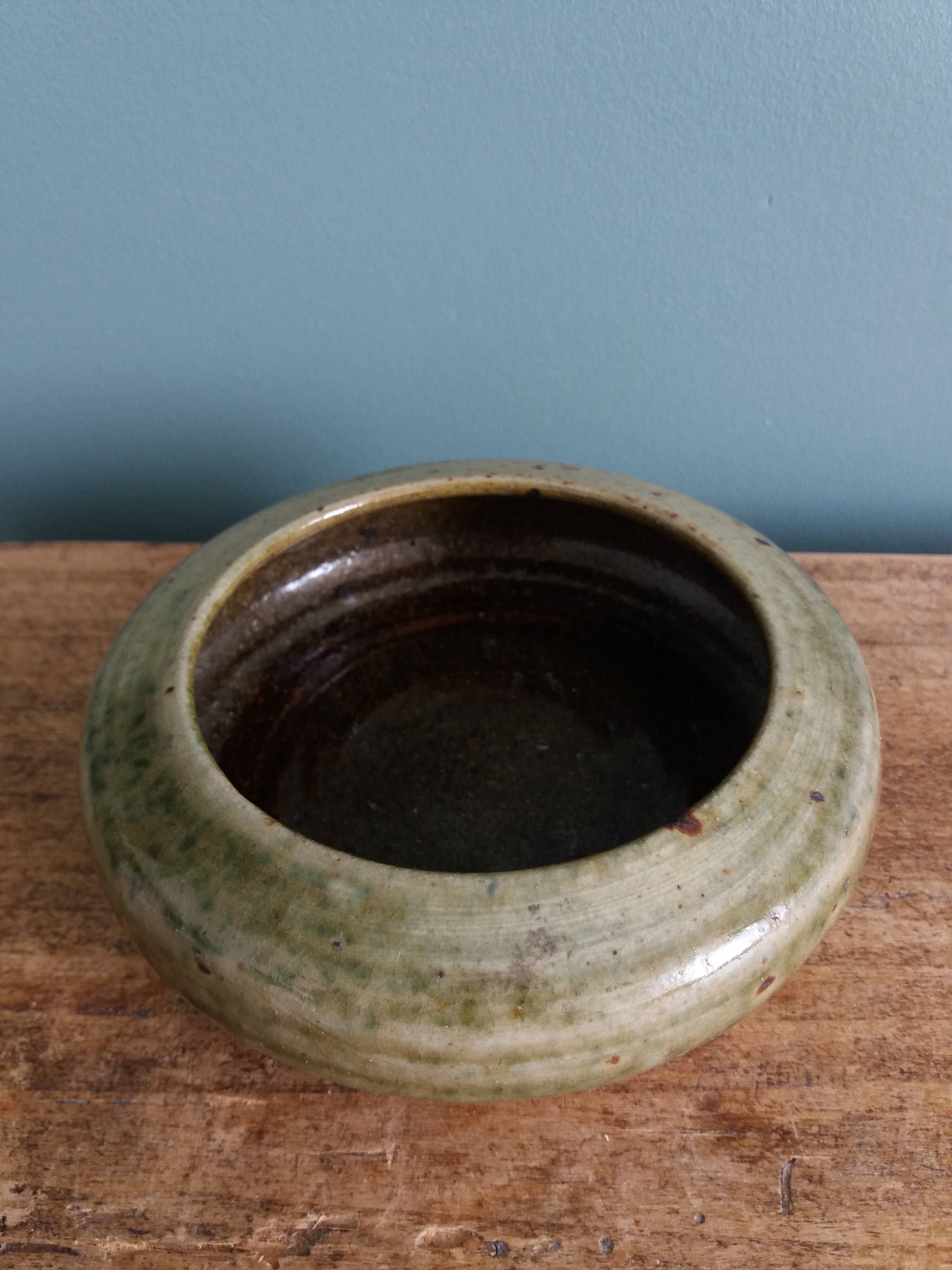 Stoneware bowl signed Fontgombault