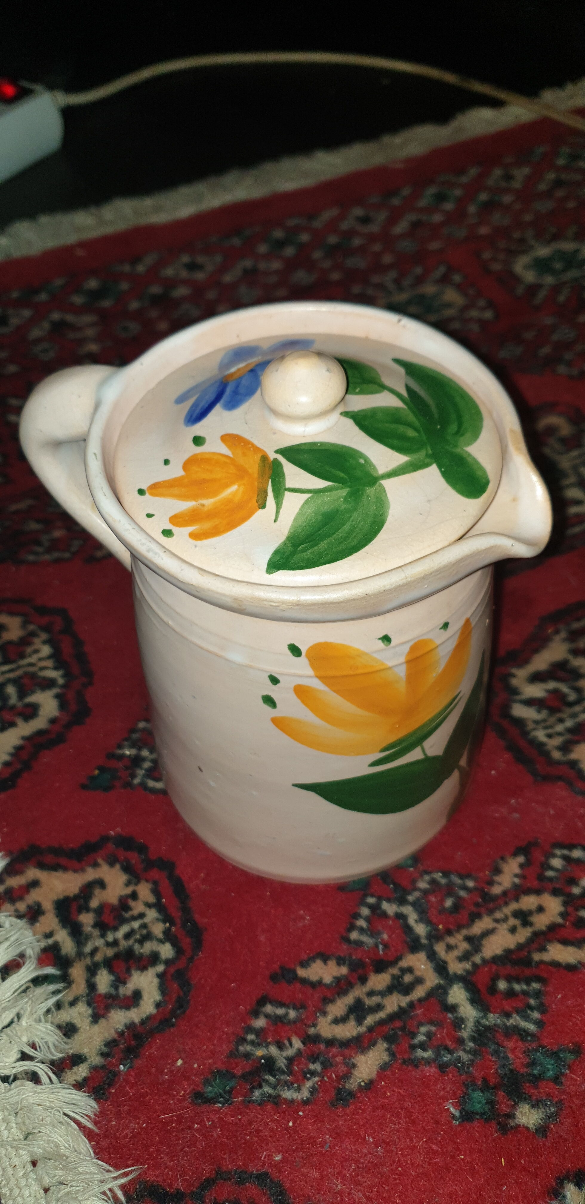 Earthenware service 1970 freehand painted decoration