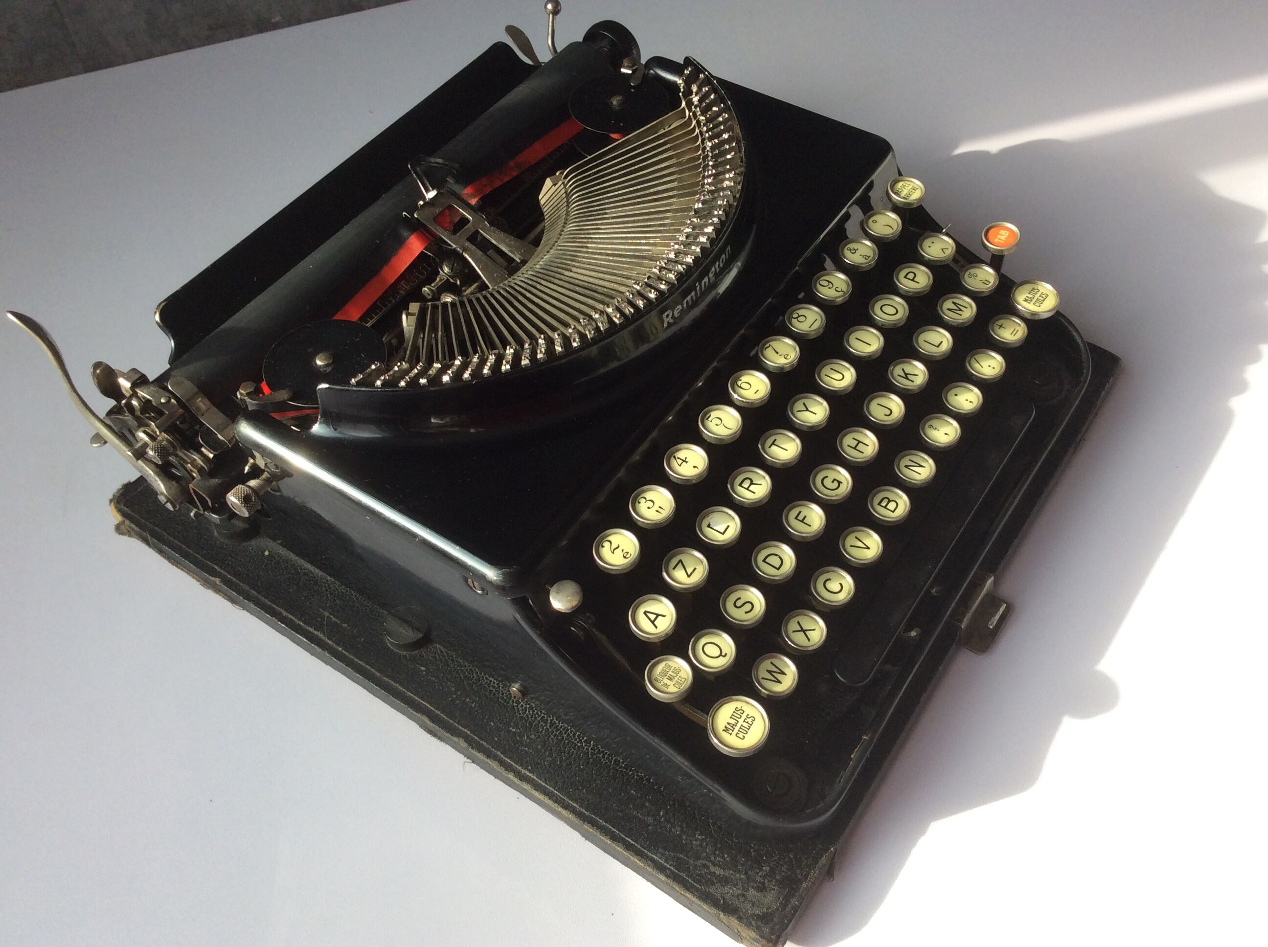 Machine à écrire ancienne Remington portable