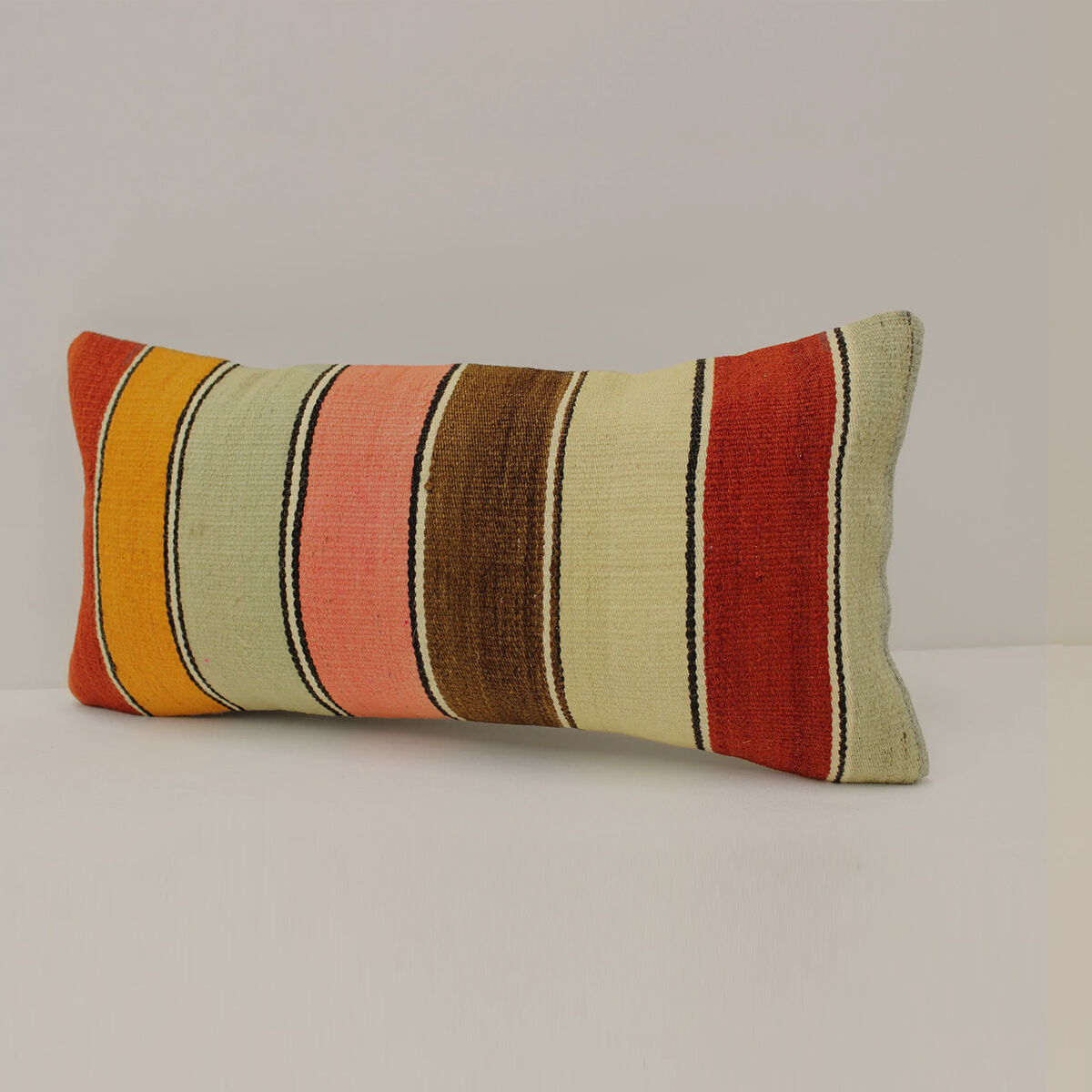 COLORED CUSHIONS