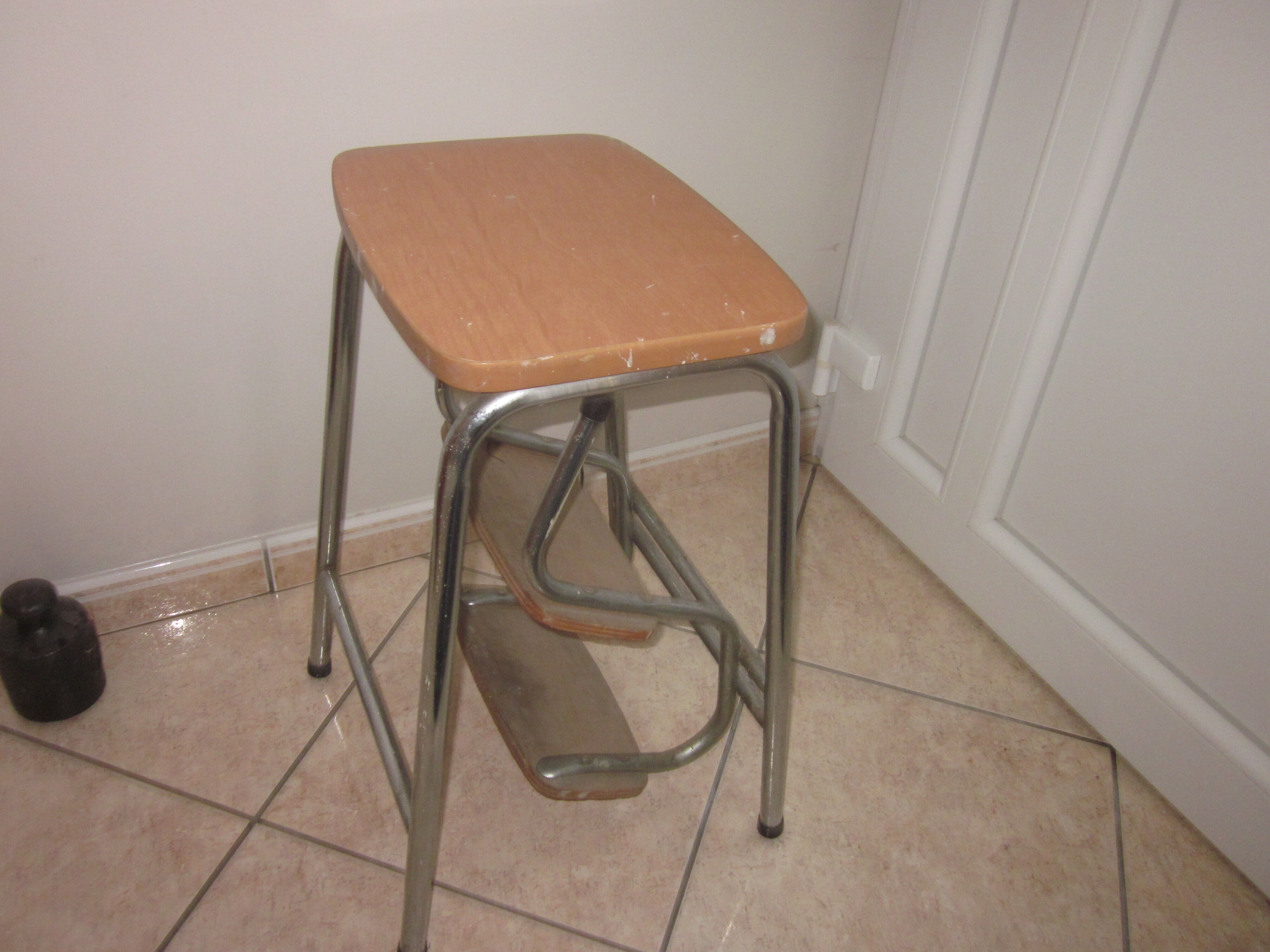 Stepladder stool