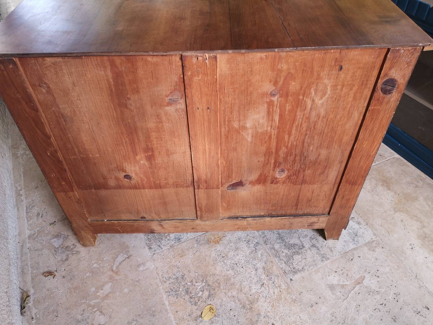 Antique chest of drawers in wood and veneer