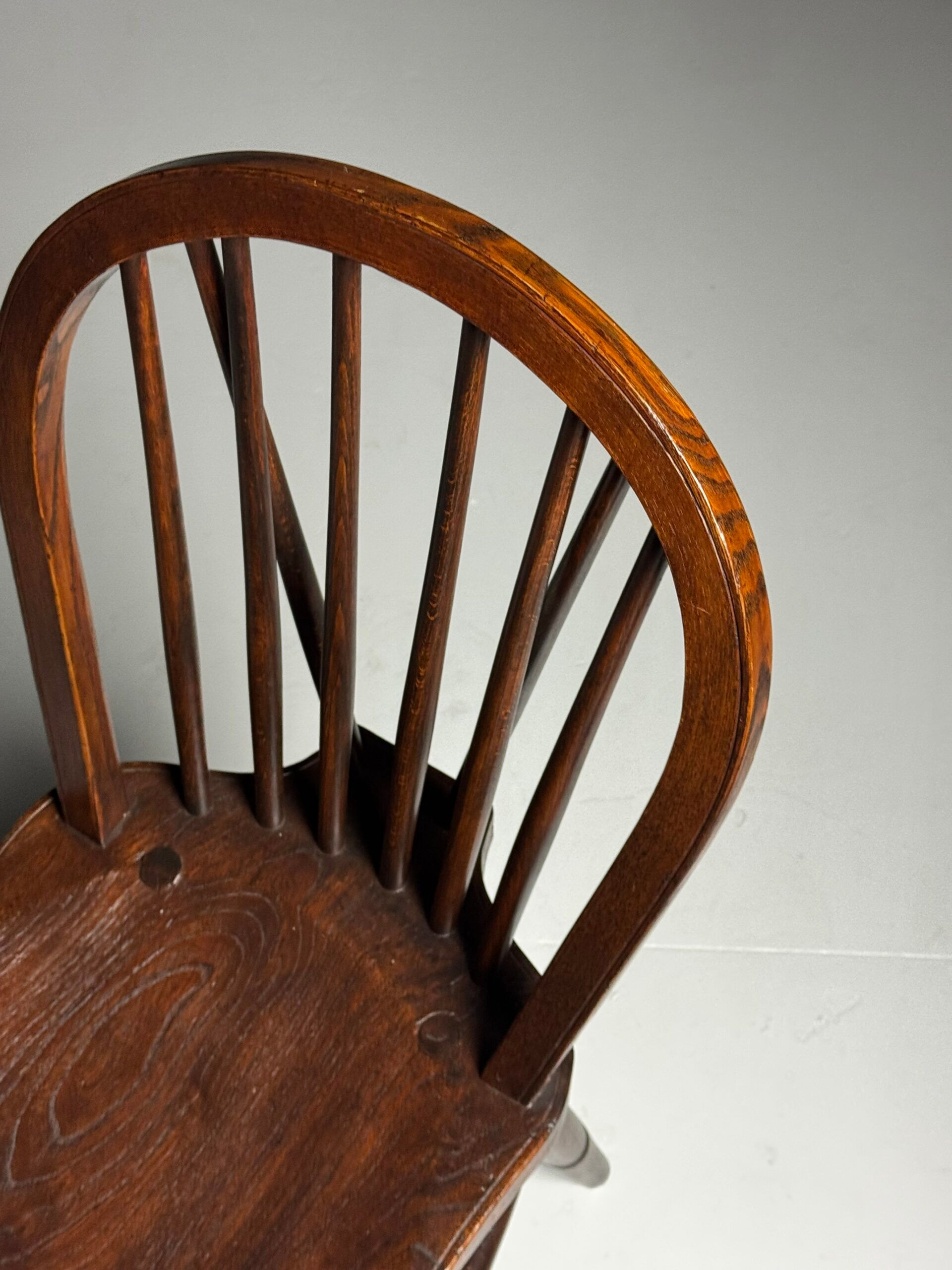 Set of 4 Windsor dining chairs