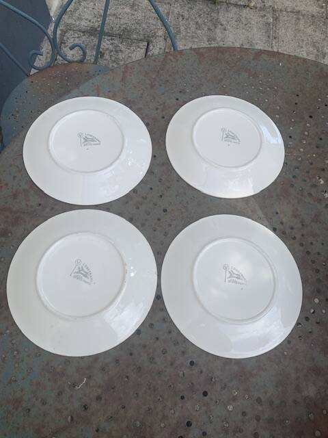 Set of 4 dessert plates Longchamp model of old bluebells.