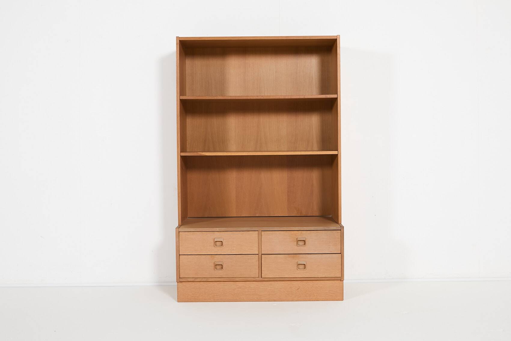 Bibliothèque-armoire danoise moderne des années 1970 par Poul Hundevad