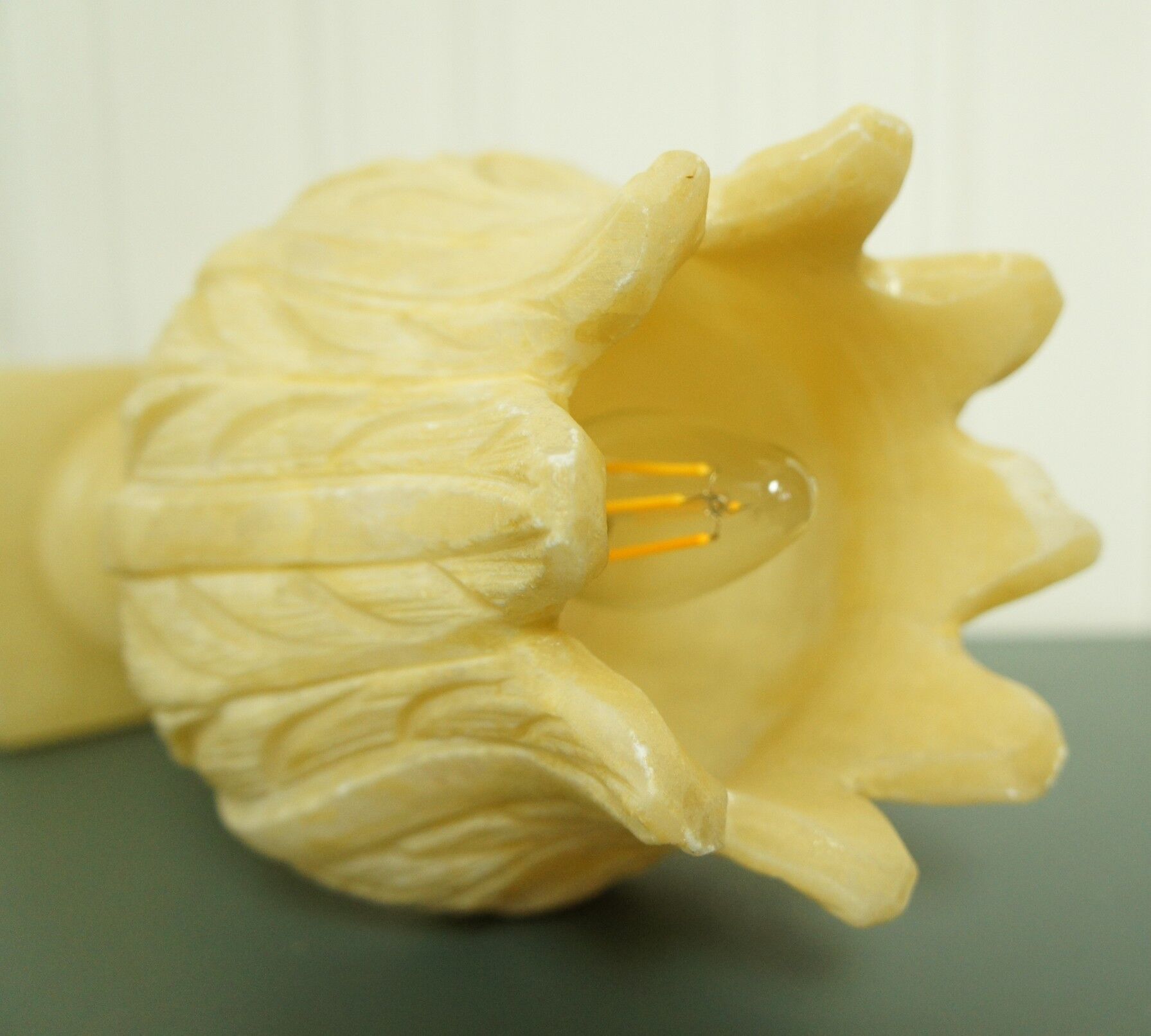 "Tulip" lamp in travertine/cut stone