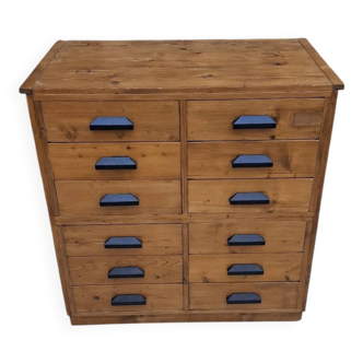12-drawer tradesman's cabinet