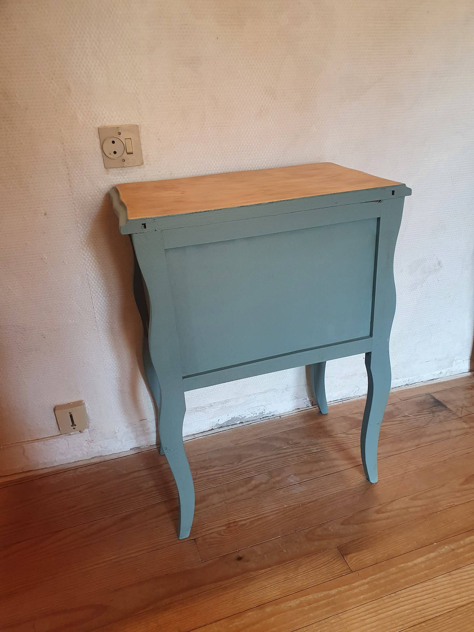 Table de chevet / Guéridon rénové Vert Sauge & Bois brut