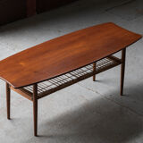 Table basse 'Planche de surf' en bois de teck avec étagère à magazines, design hollandais, années 1960