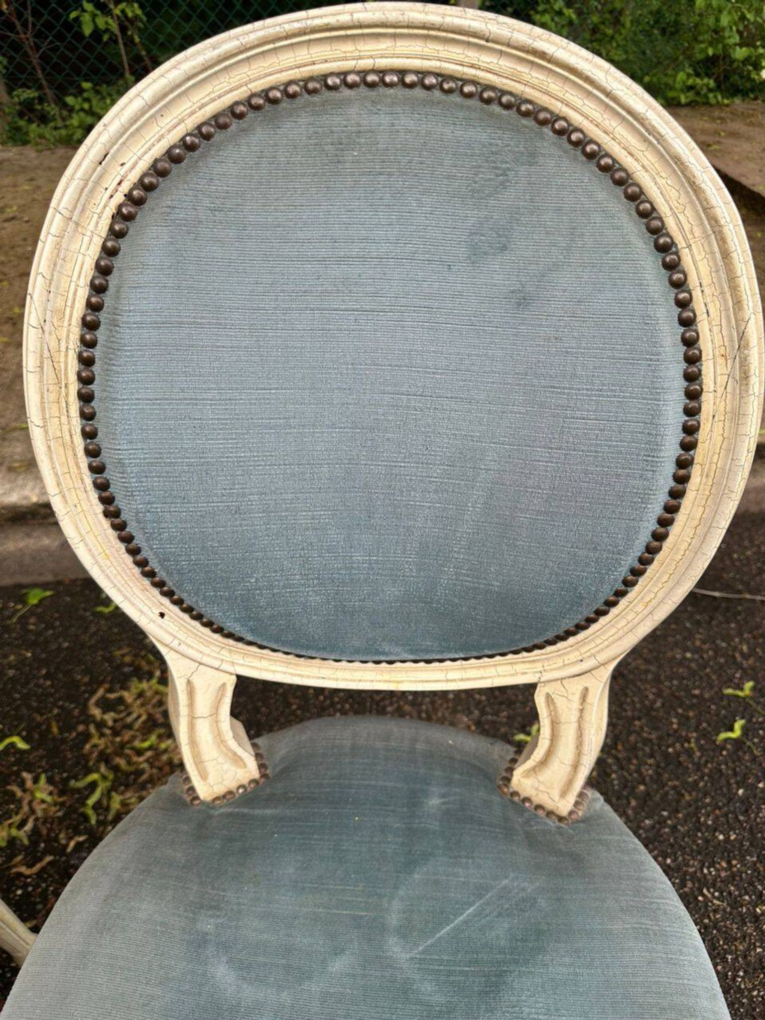 6 Louis XVI medallion chairs in beige wood and blue fabric from the 18th century.