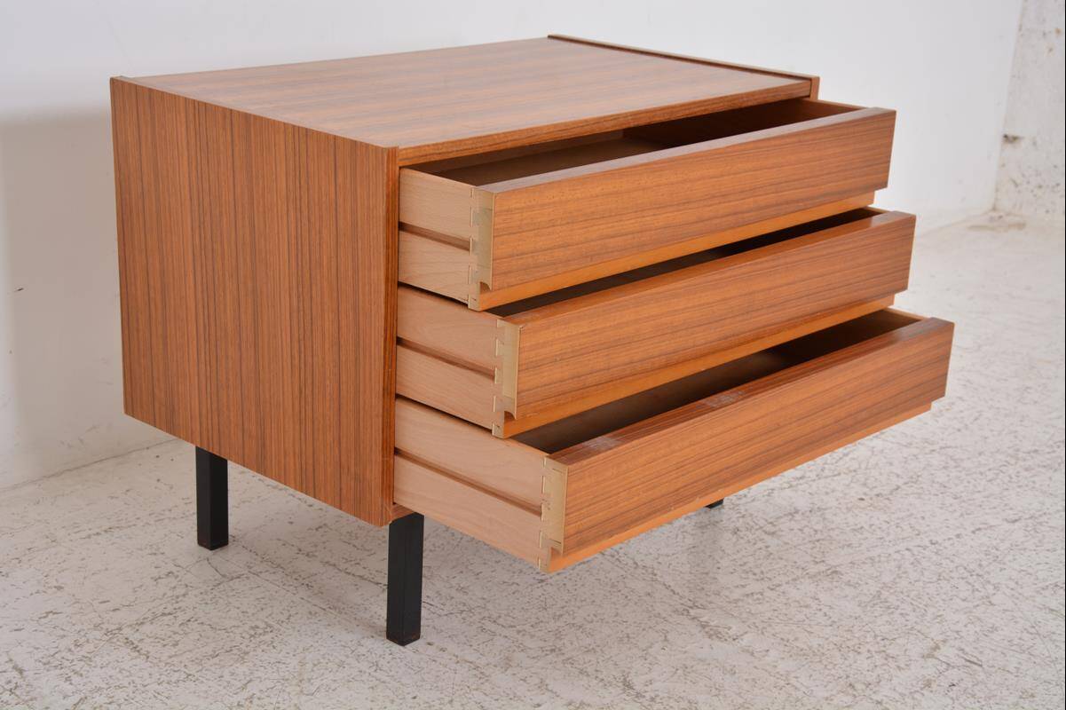 Scandinavian chest of drawers dating from the 50s.