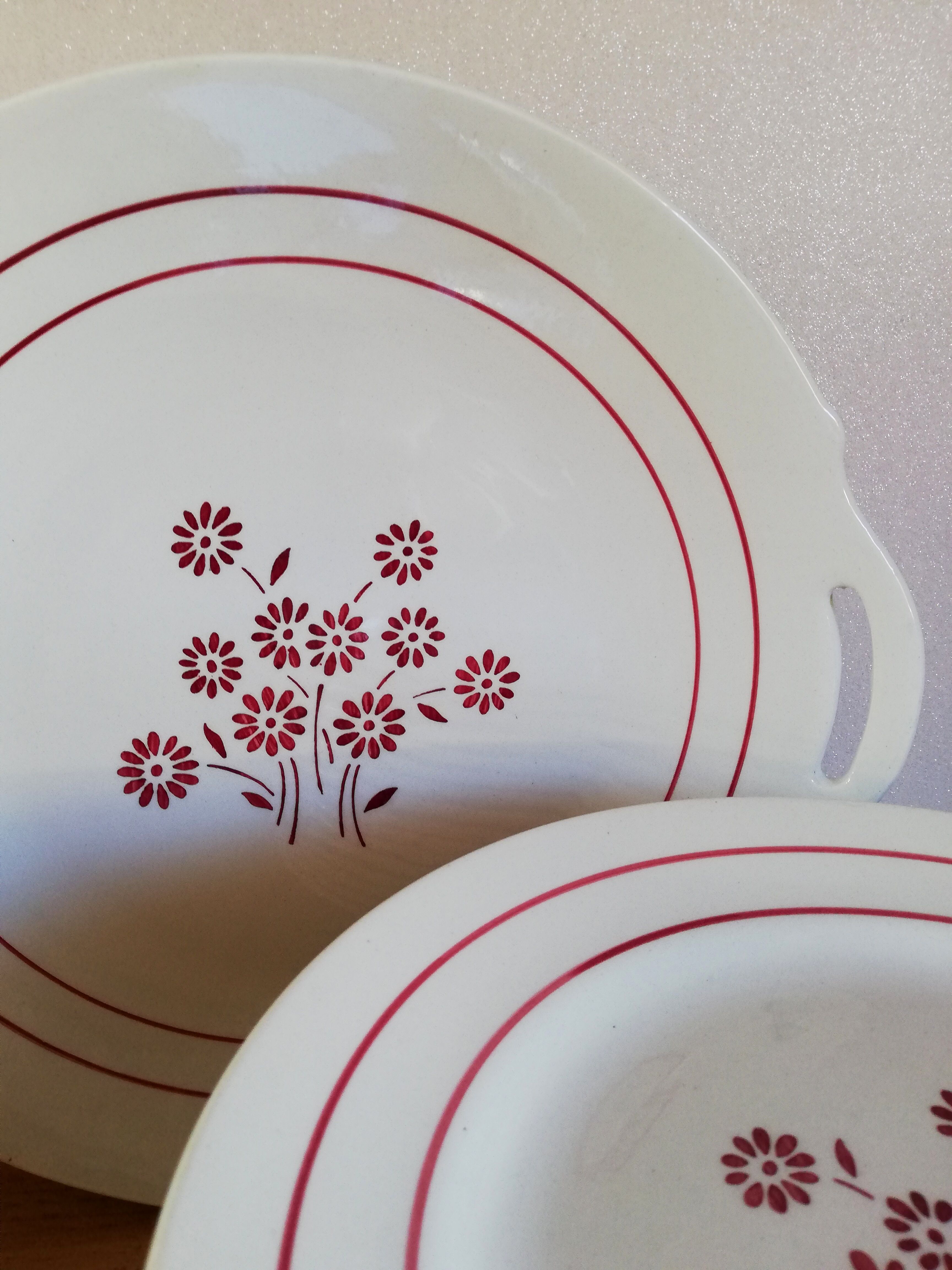 Service 18 assiettes plates et un plat Lunéville modèle Martine