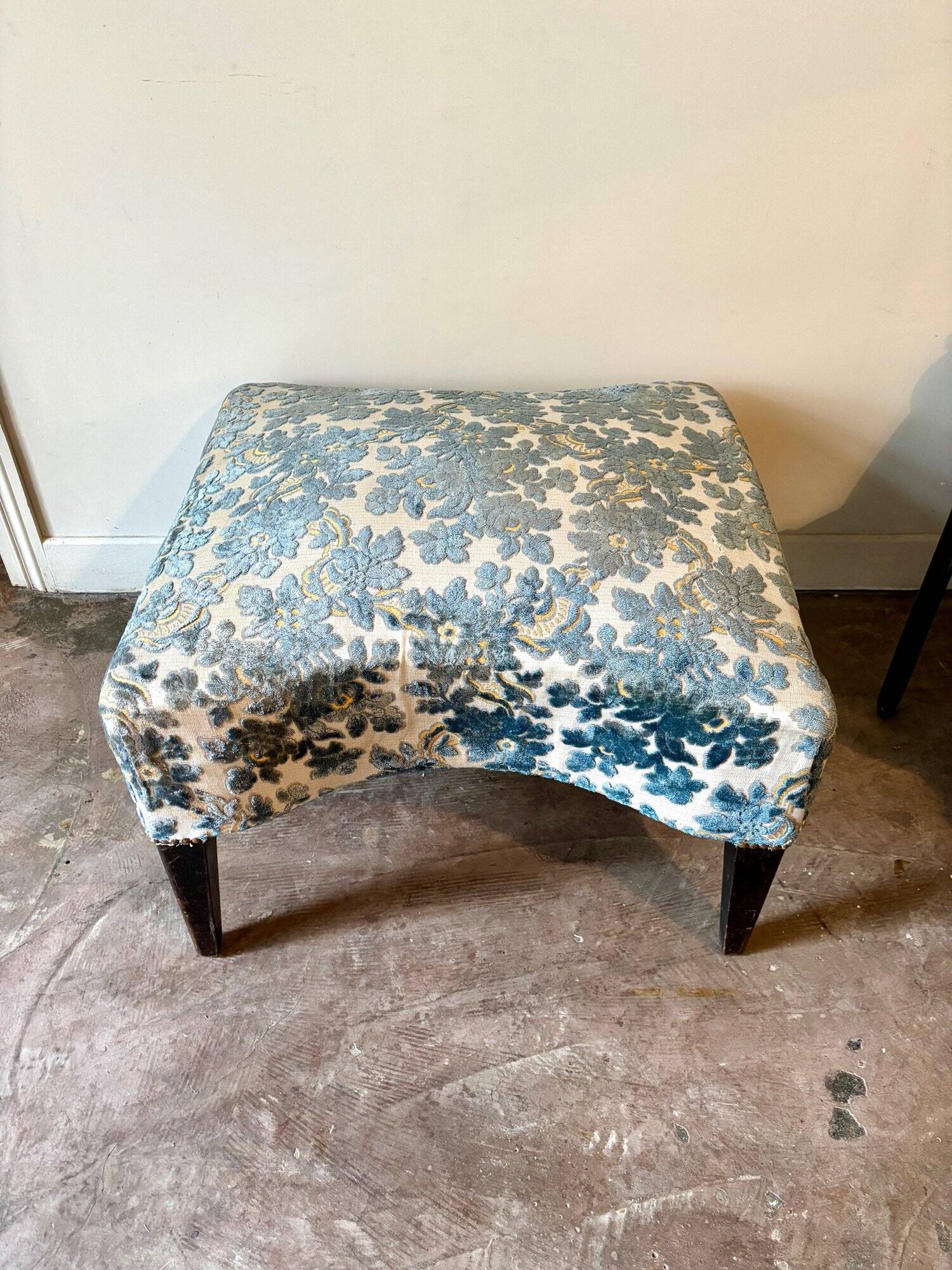 Footstool, pouf in velvet and dark wood