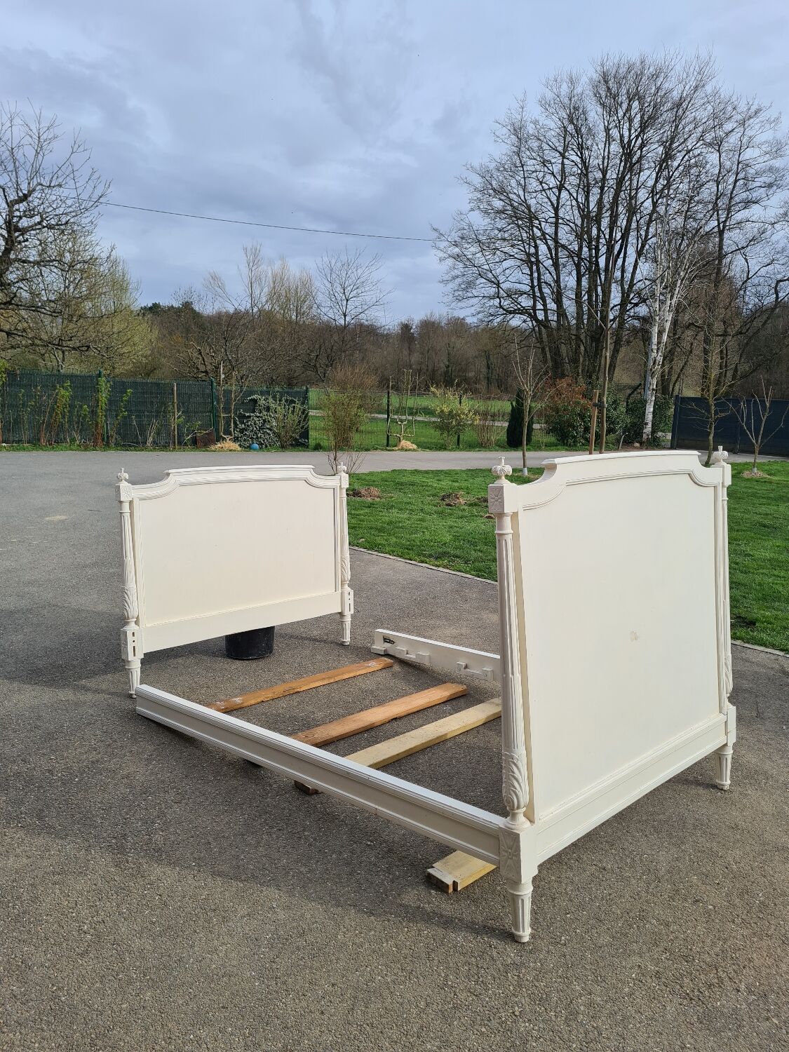 Bed 1 person Louis XVI style