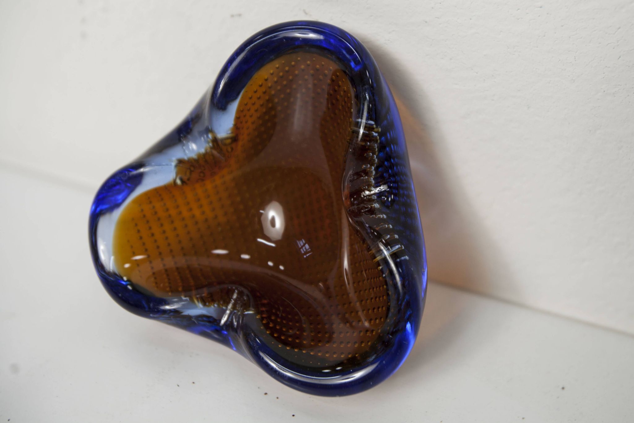 Cendrier Murano verre bullé orange bleu et transparent 1960