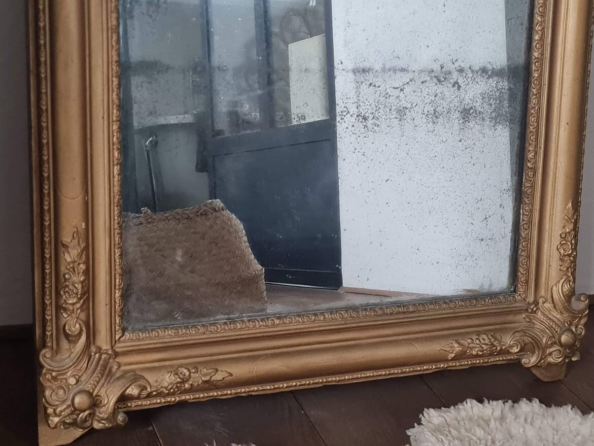 Antique rectangular mirror with mouldings 103 x 68