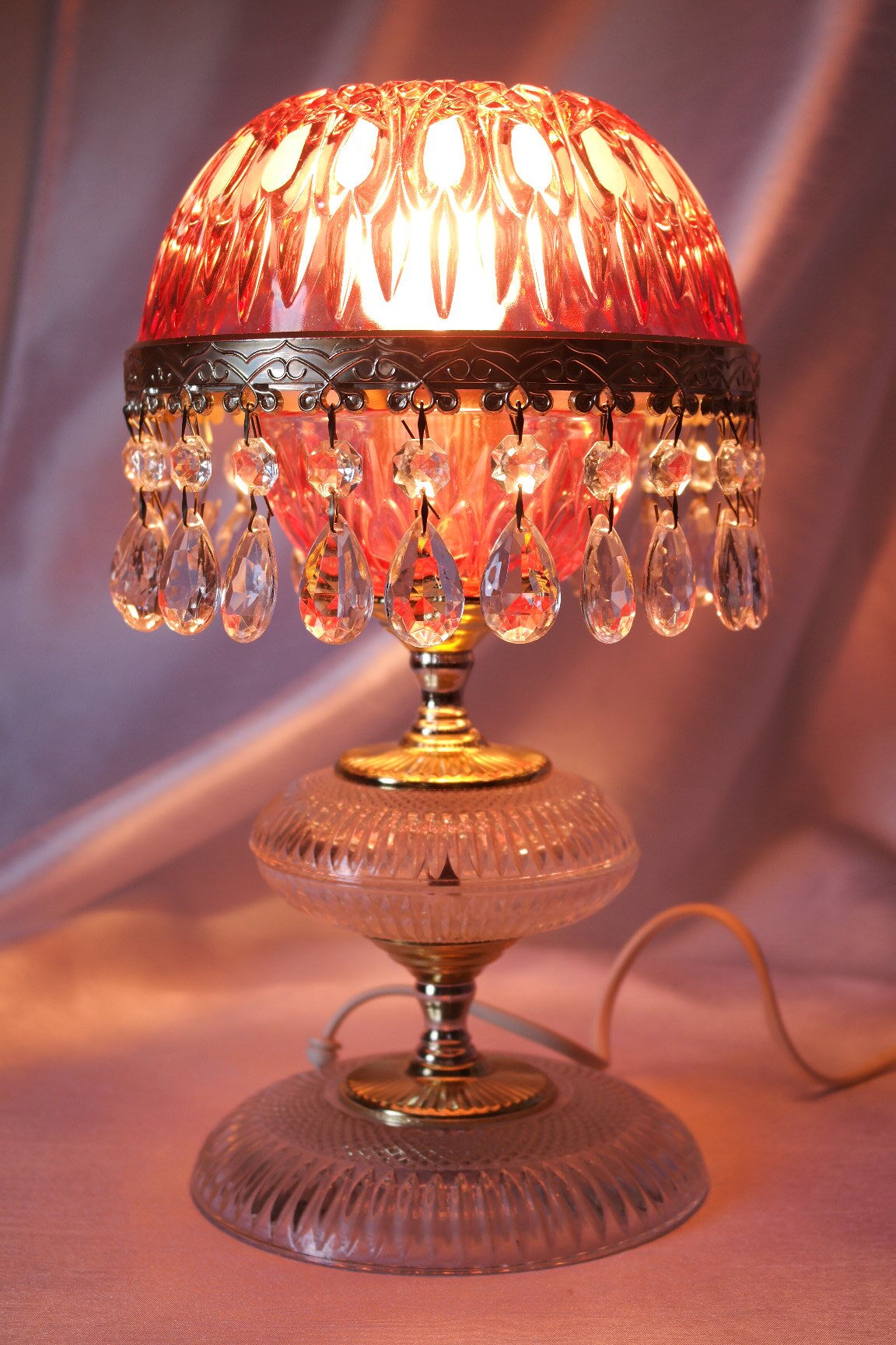 Glass and crystal pink boudoir grapevine lamp