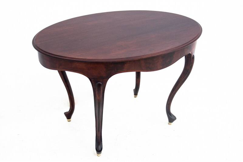 Table ancienne, Europe du Nord, vers 1890.