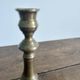 Grand flambeau / bougeoir ancien en laiton – Style Louis XIV