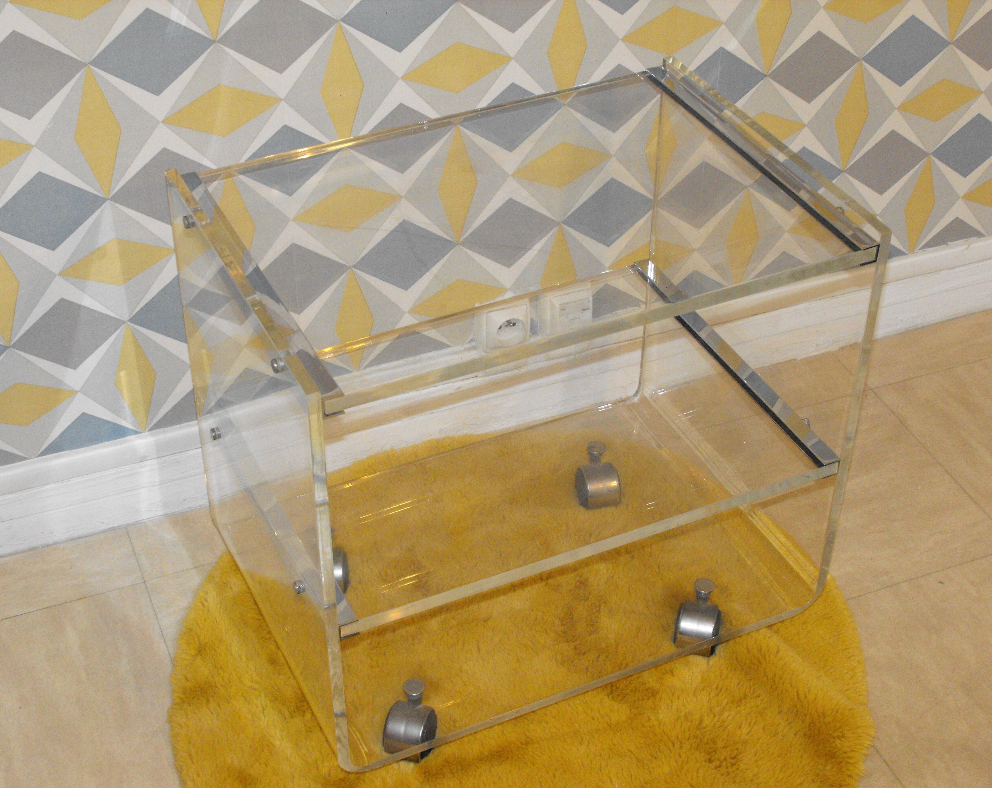 Kitchen trolley in altuglas 70s