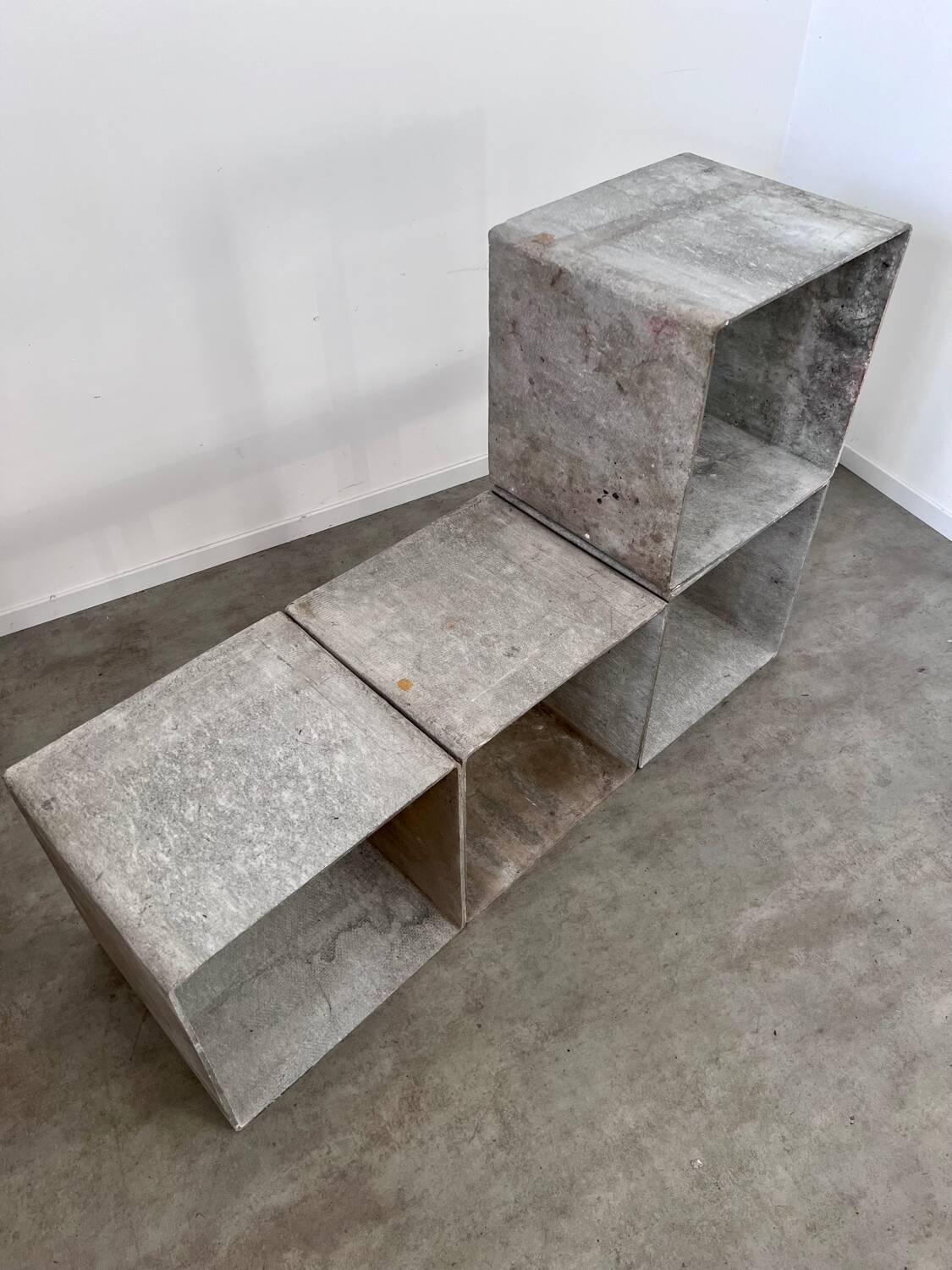 Set of 4 modular concrete shelves design G. Ifertvintage 60s