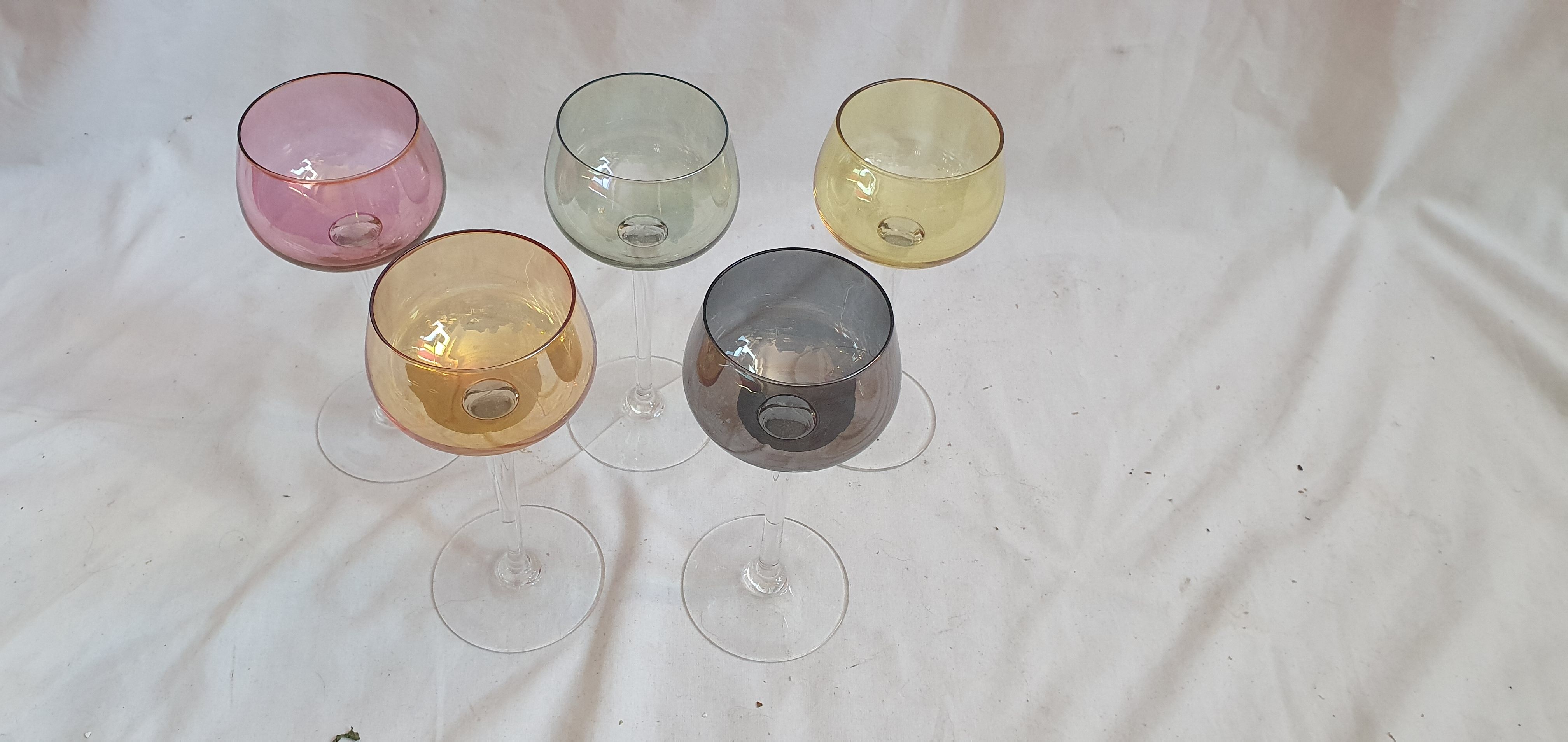 5 colored wine glasses