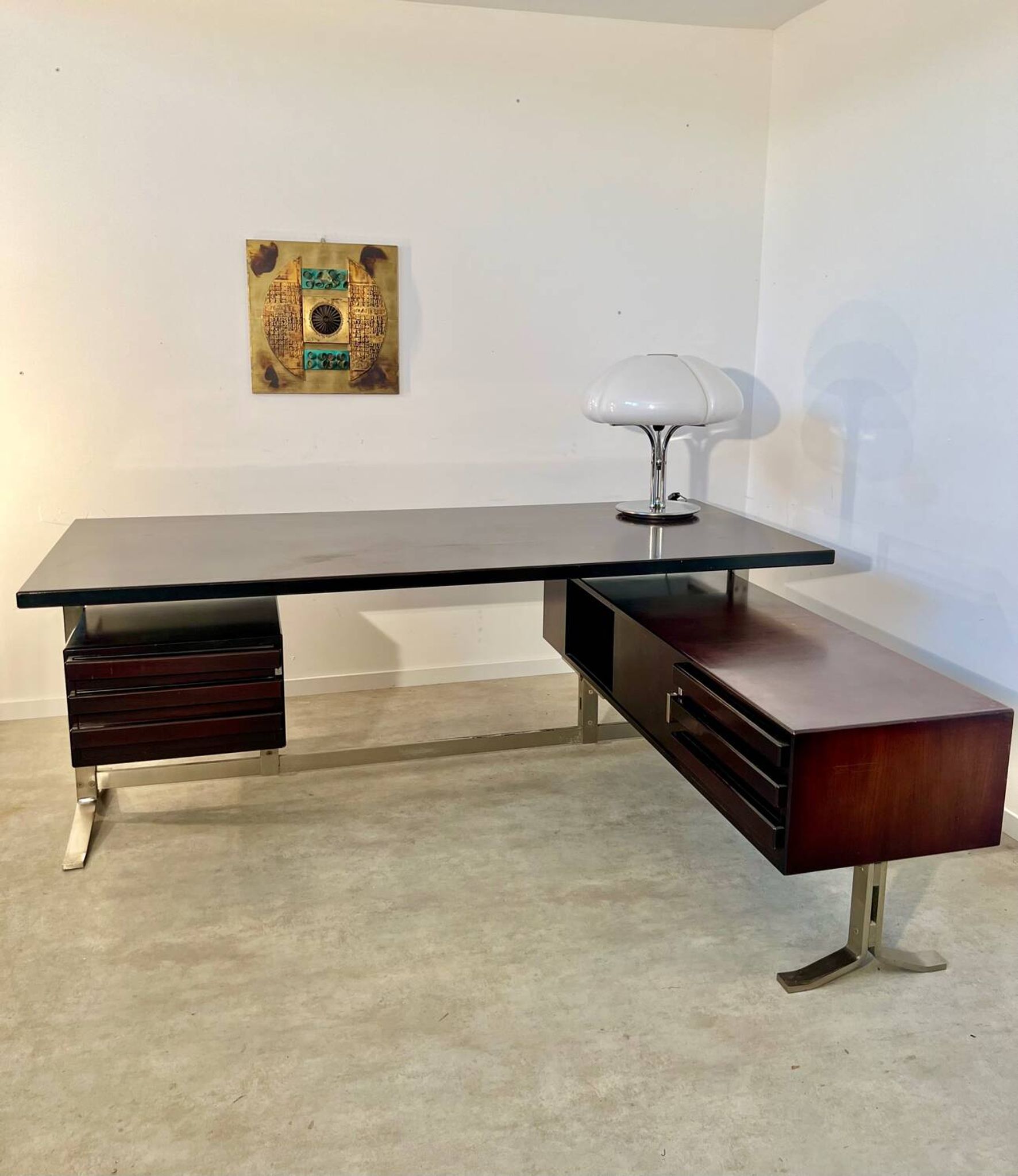 Vintage president corner desk in rosewood design by Gianni Moscatelli vintage