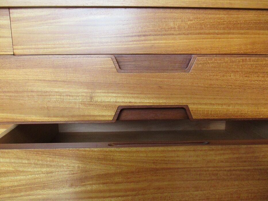 Dresser Uniflex by  Hoffstead