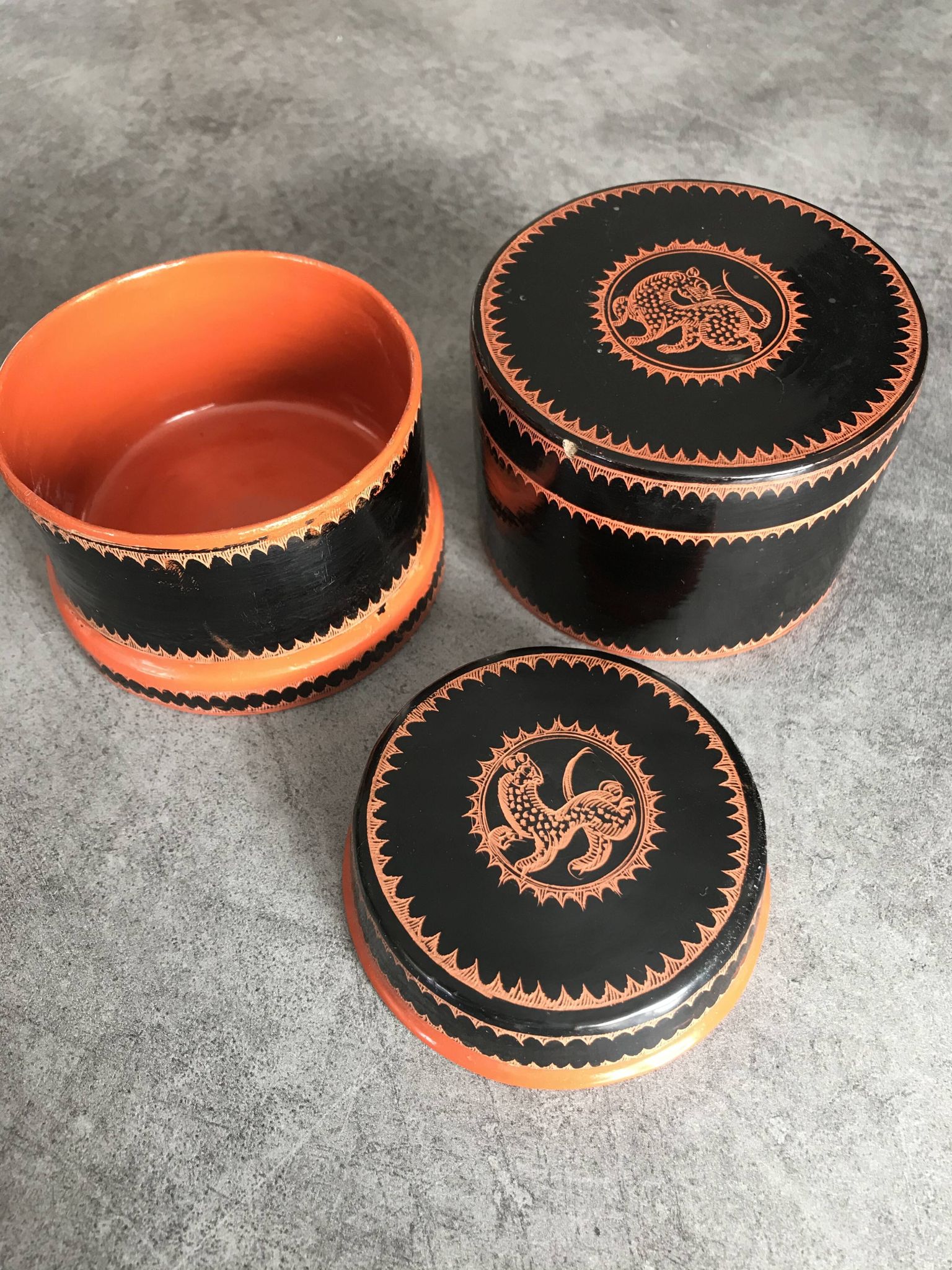 Asia decor animal paint decor of animal paint orange/black indoor laqué