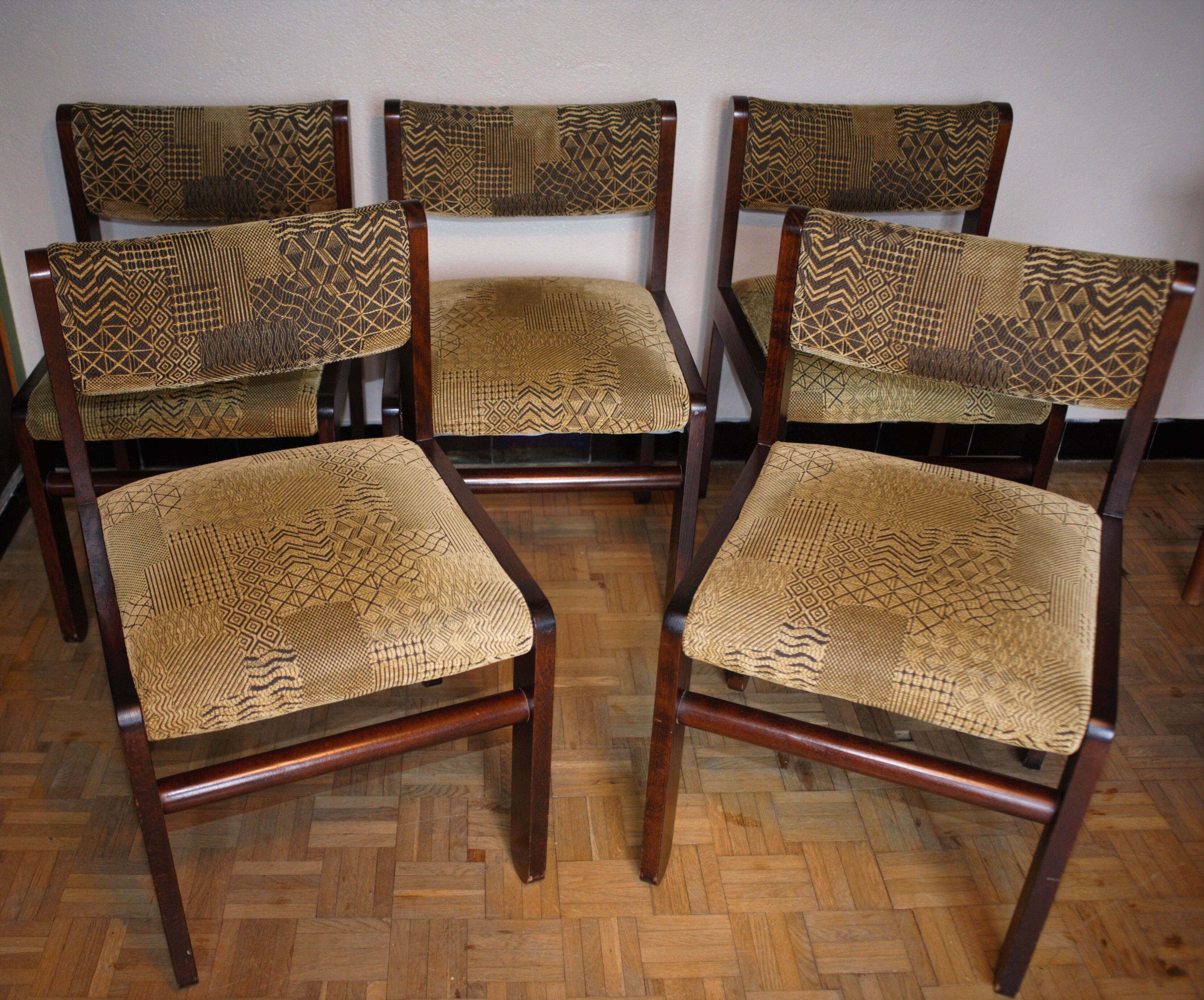 Set de 6 chaises 1980 style scandinave