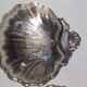 Set of 2 shell-shaped metal bowls