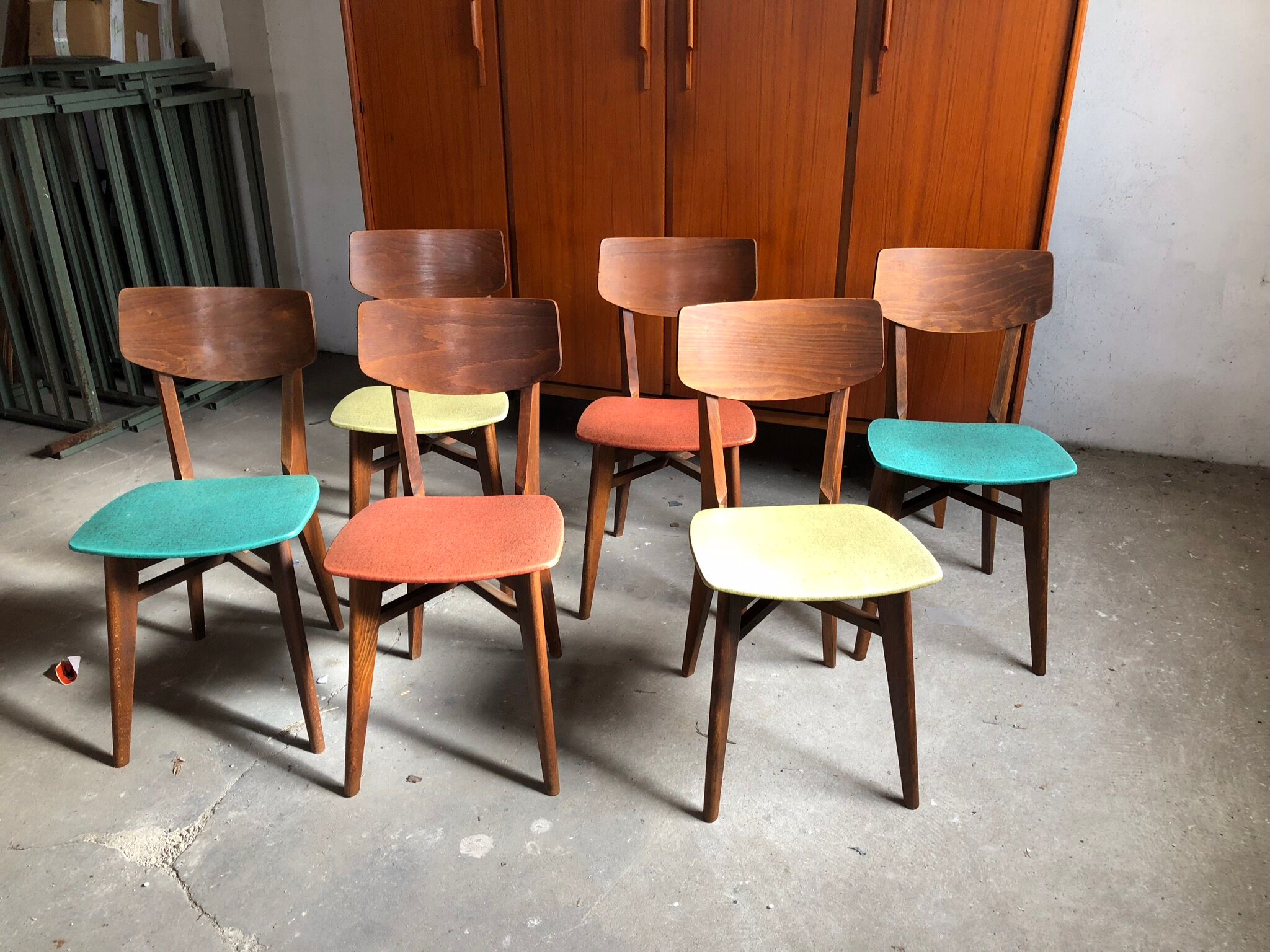 Set of 6 vintage 50s chairs