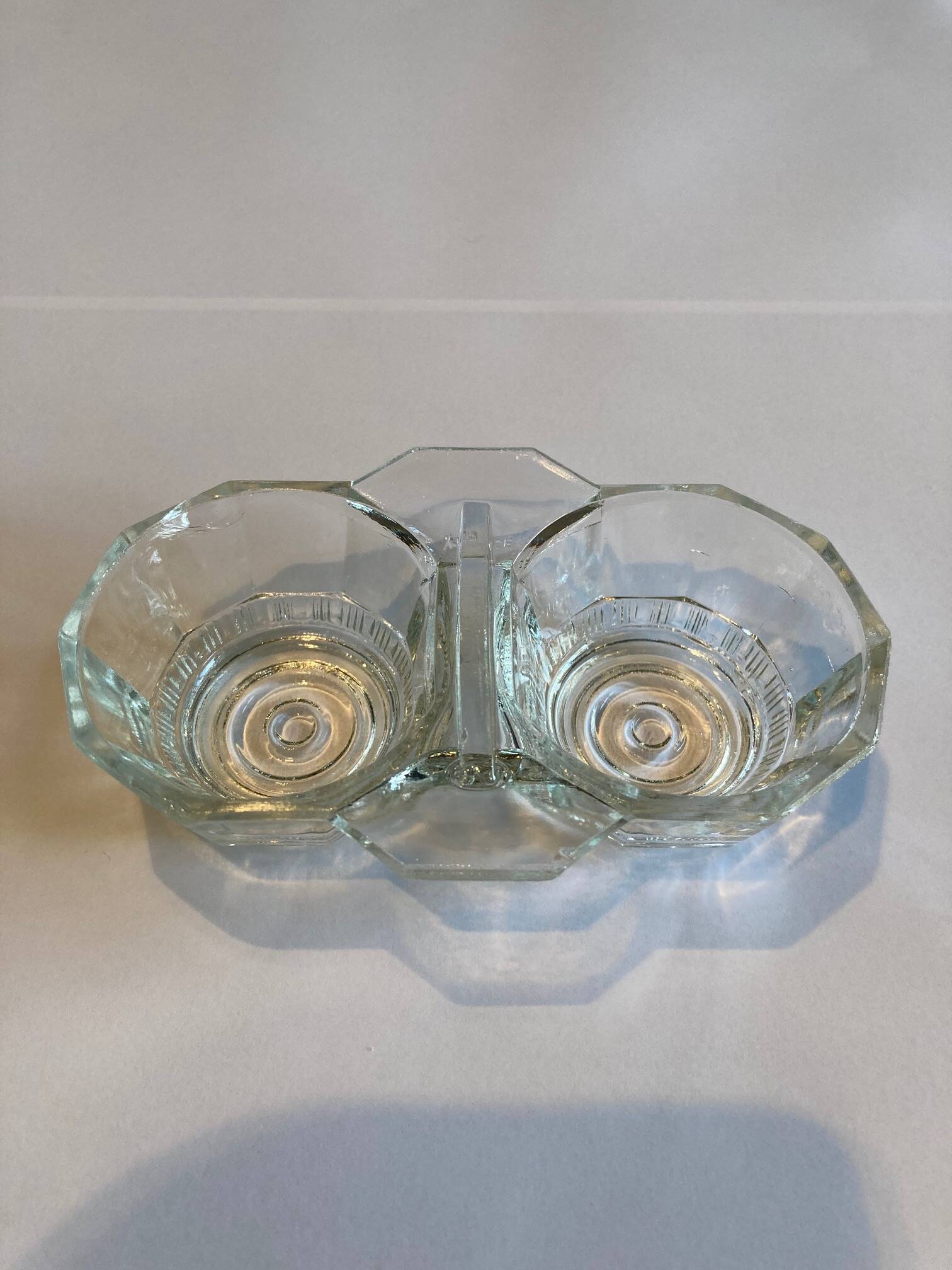 Retro salt and pepper shakers, in molded glass