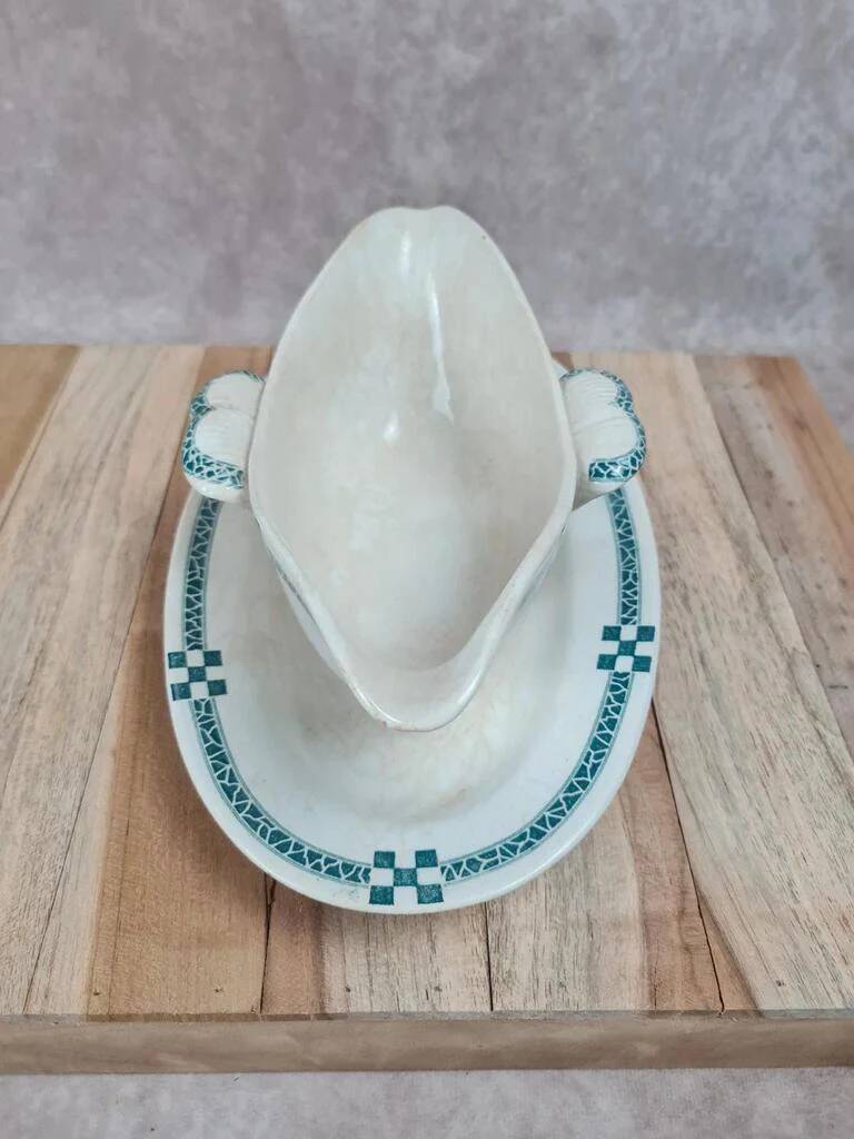 Antique sauceboat Creil & Montereau – Nancy service