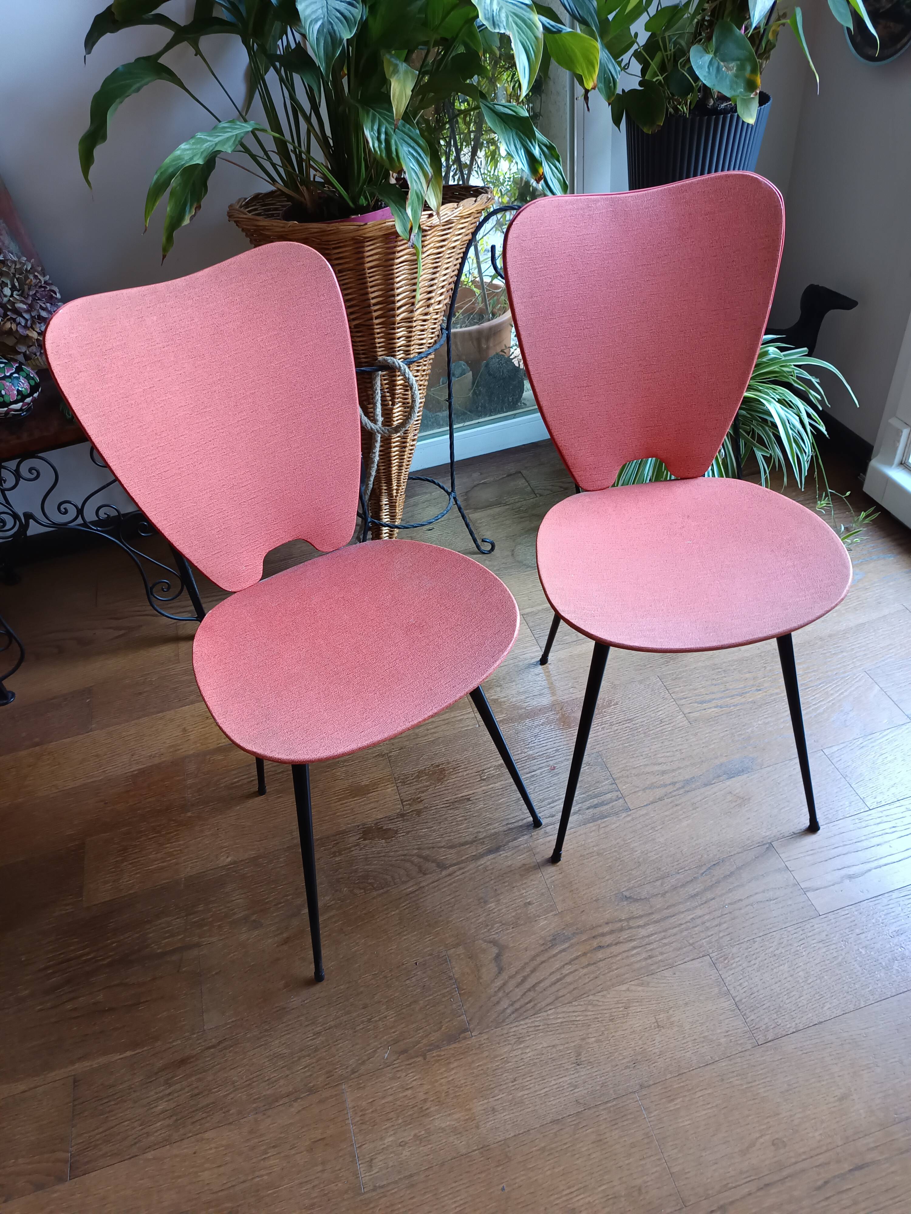 Pair of vintage chairs from the 50s/60s – black metal splayed legs