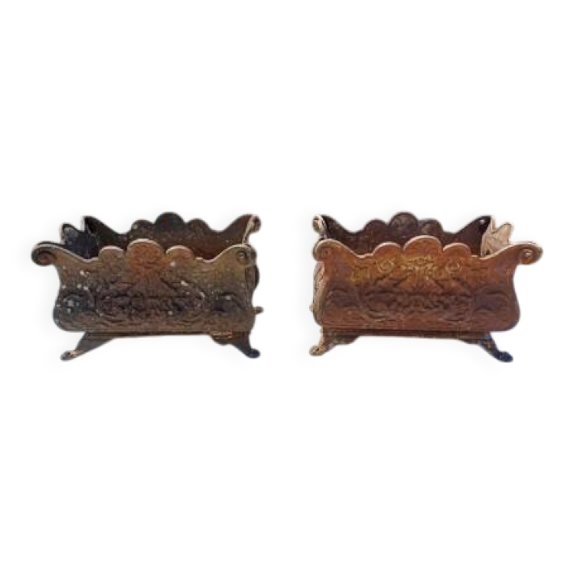 Pair of 1900 cast iron planters from Charleville-Mézières in rococo style
