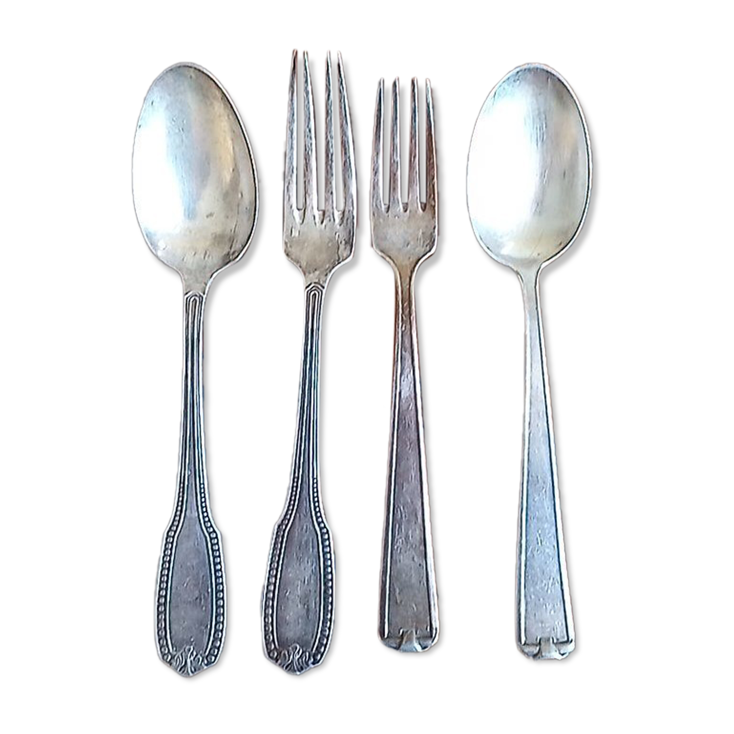 4 vintage silver metal cutlery - 209 grams