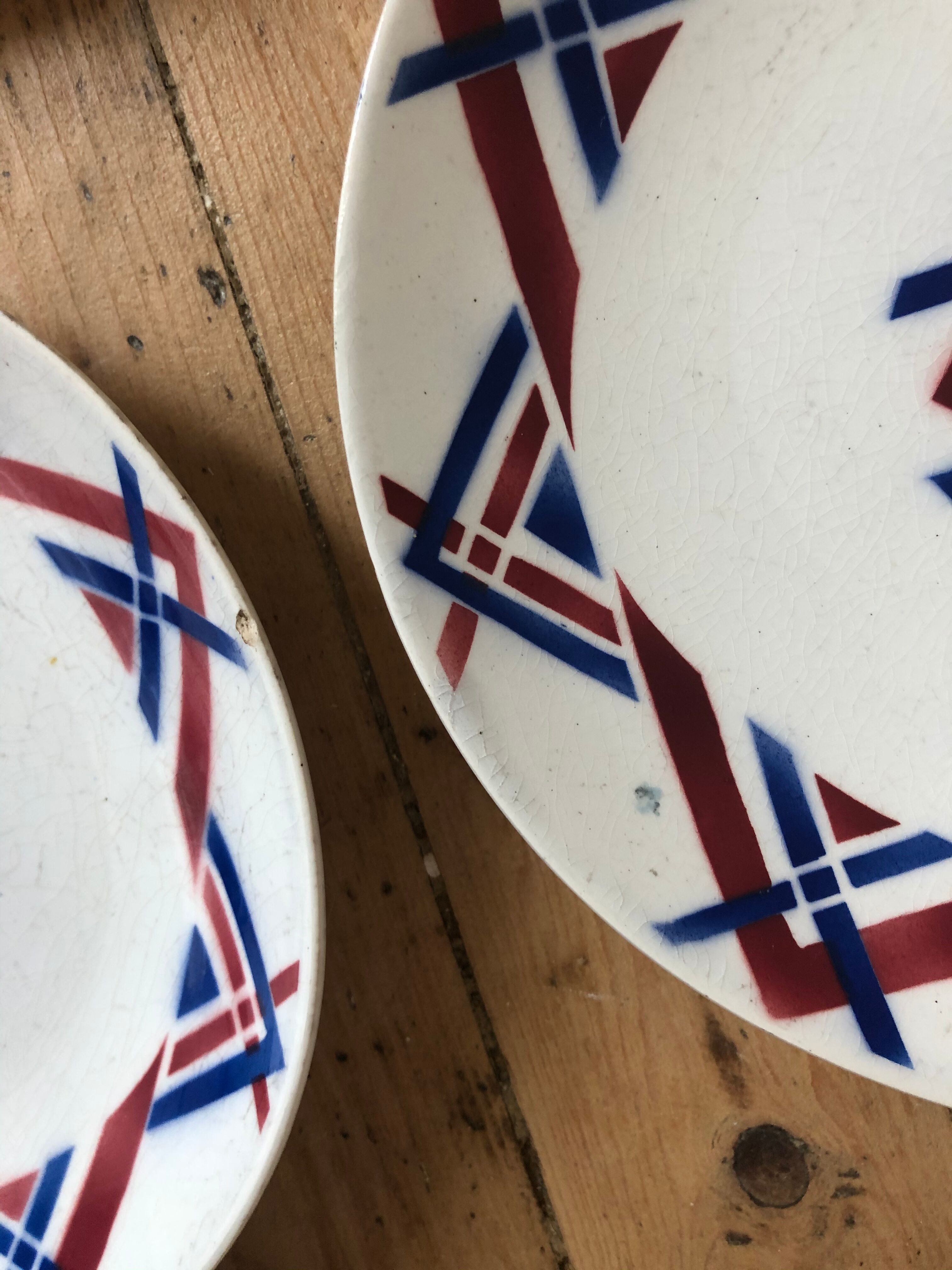 Set of 10 dessert plates in earthenware