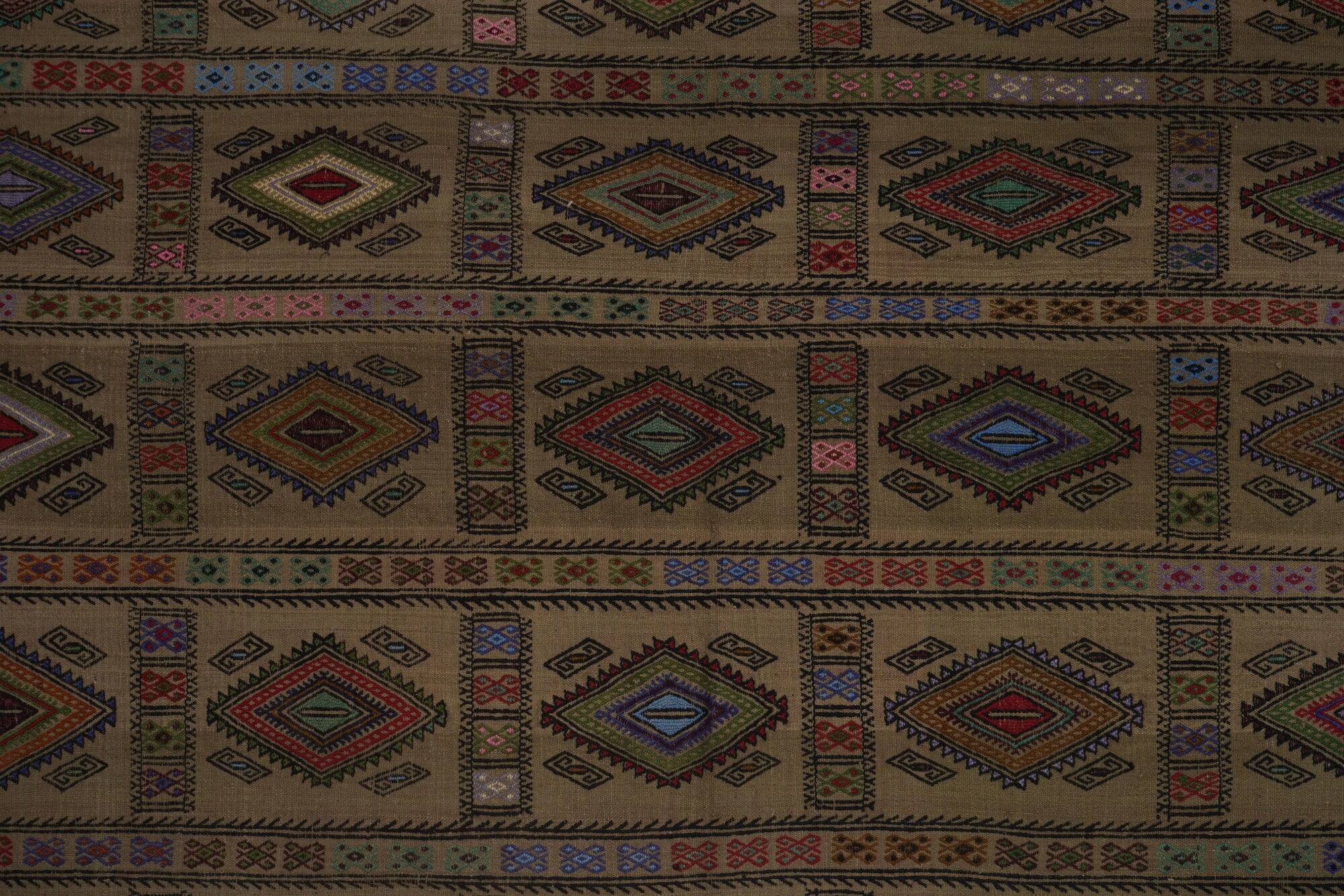 Vintage Turkish kilim, handwoven, 173x236 cm.