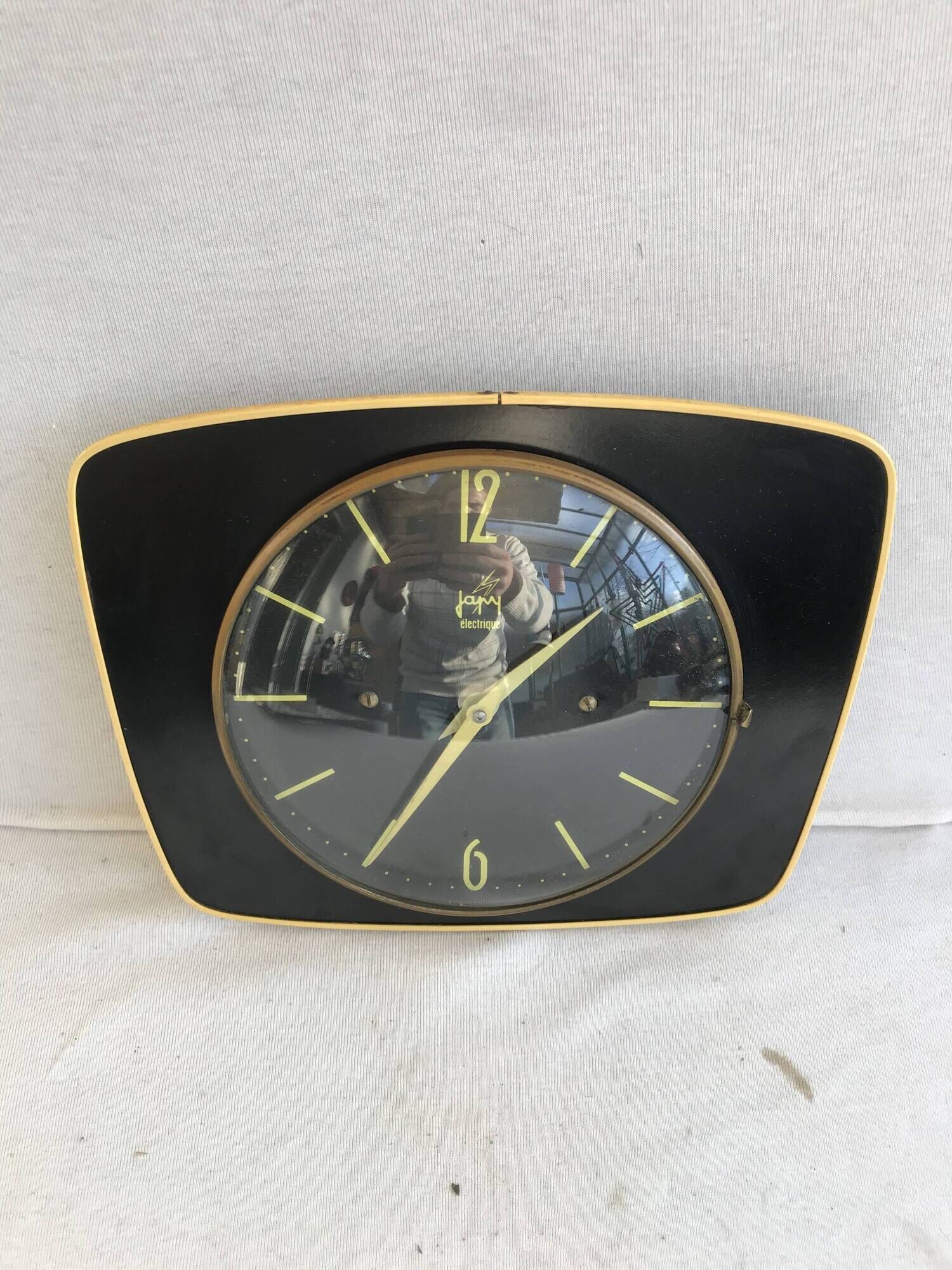Former japy formica black clock