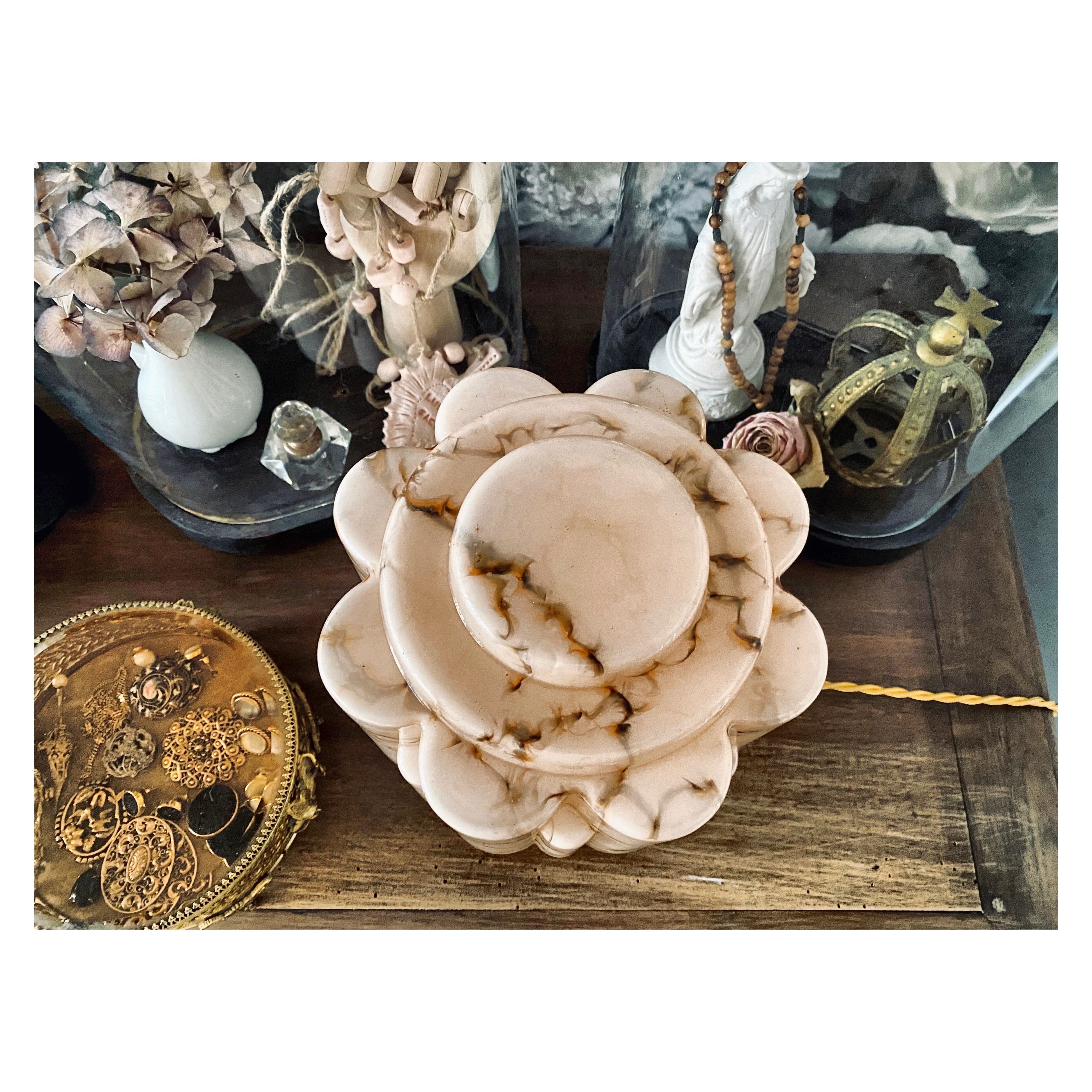 Lamp globe art deco in pink marbled opaline