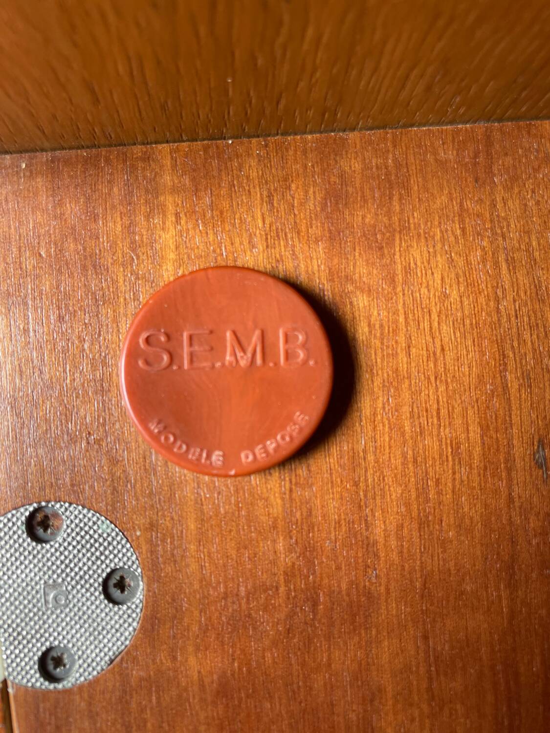 Paire de chevets en bois SEMB vintage – pieds compas & laiton doré