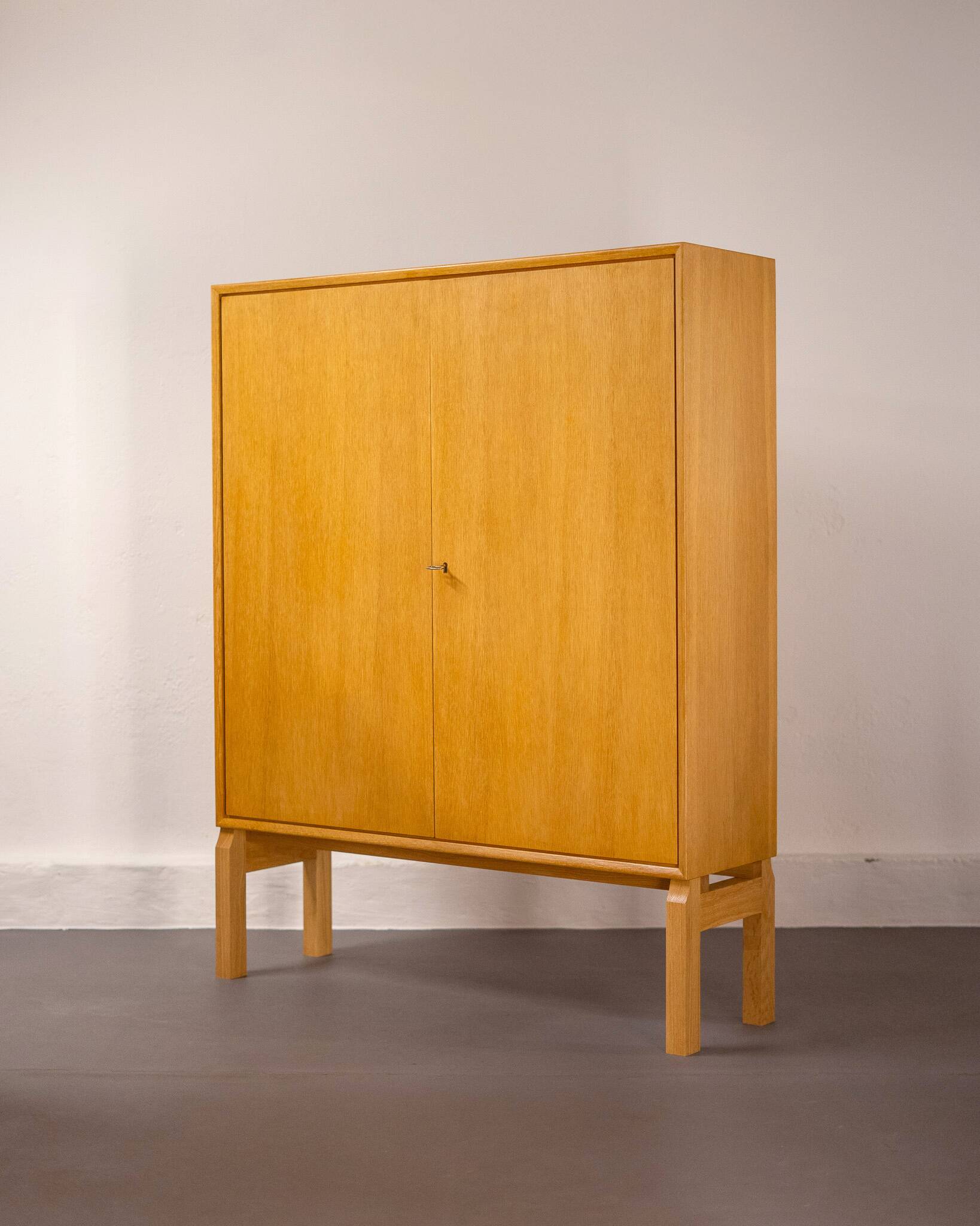 Armoire MPT en chêne conçue par Marian Grabiński pour IKEA, 1960