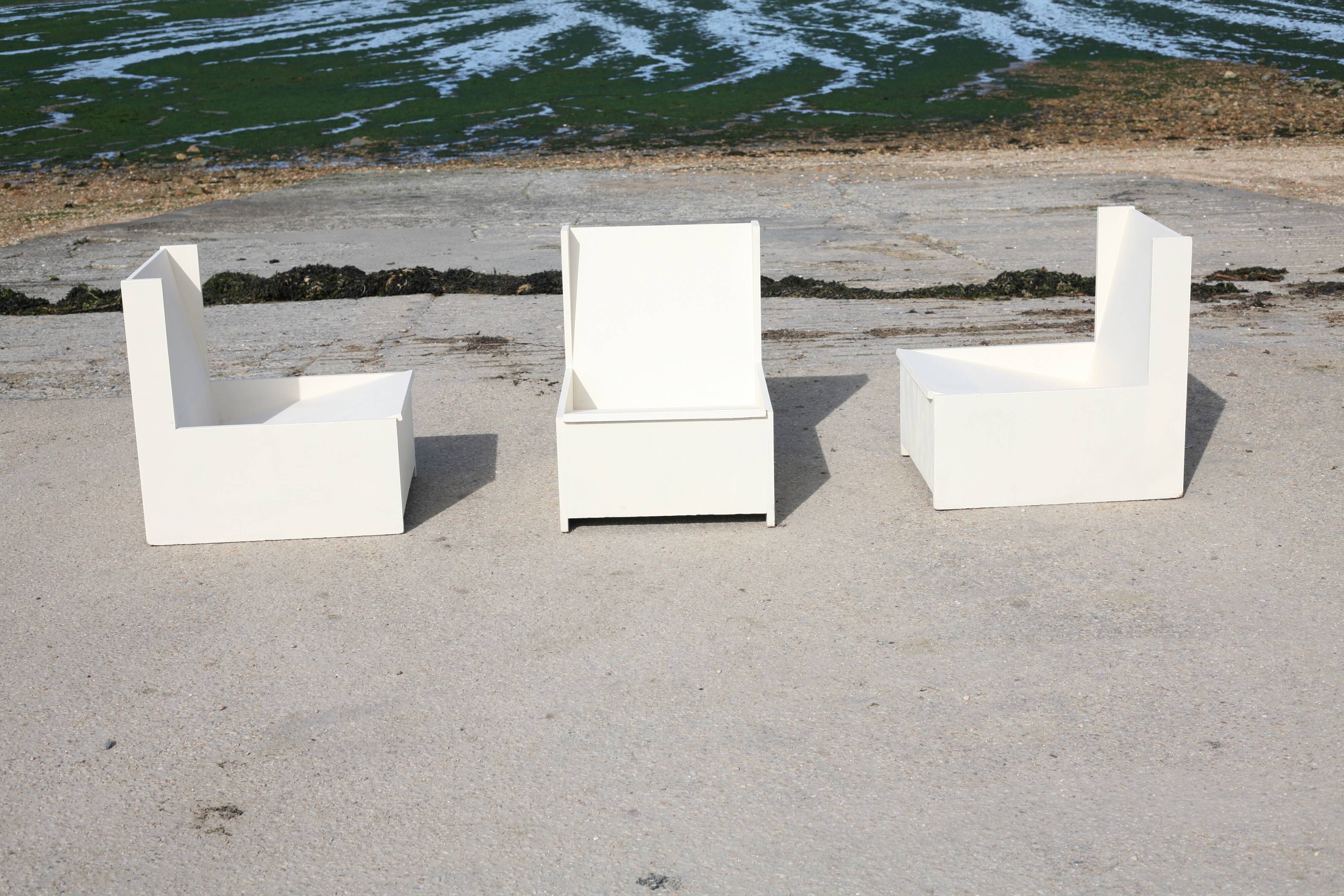 set de 3 fauteuils brutalistes, boit peint, années 60