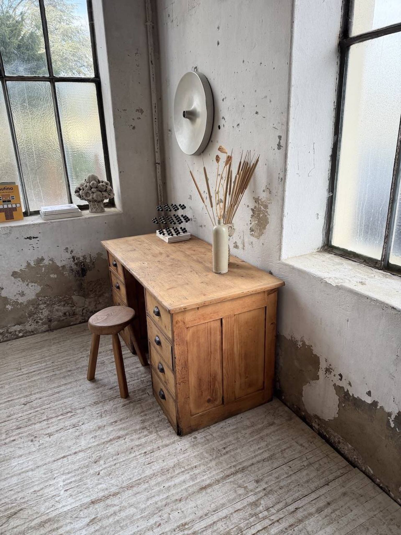 Bureau pin meuble atelier 1950