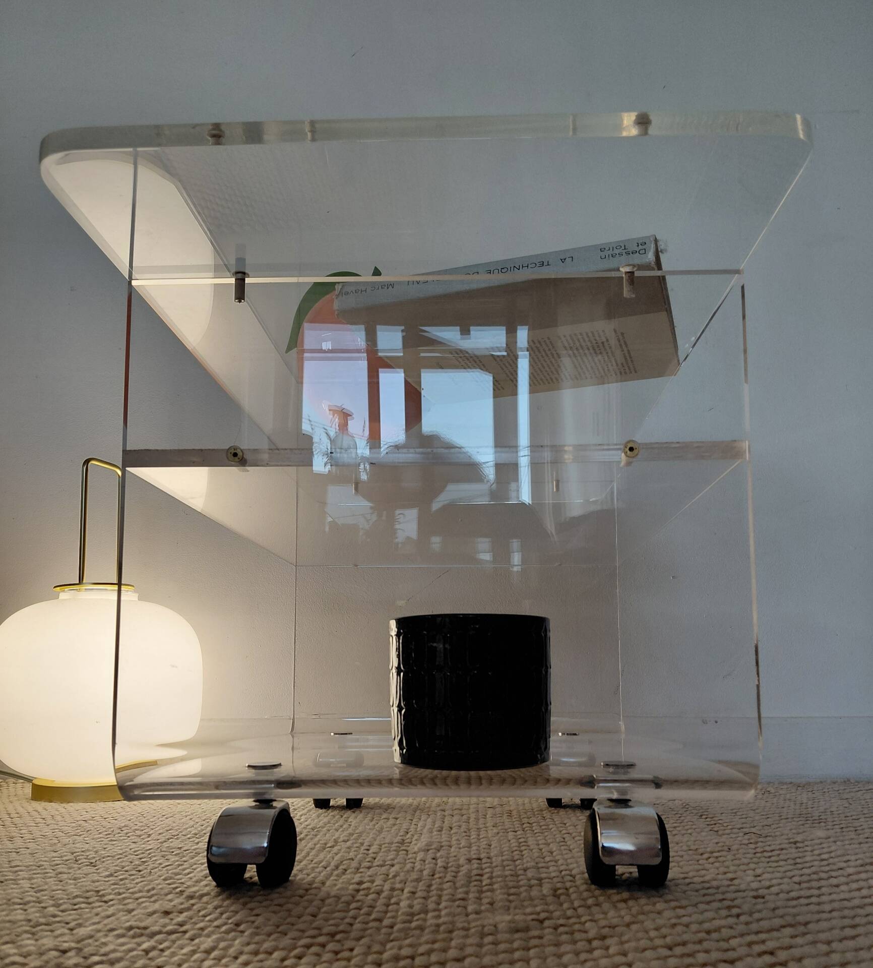 Vintage rolling dessert trolley in plexiglass - Space Age style - 1970s